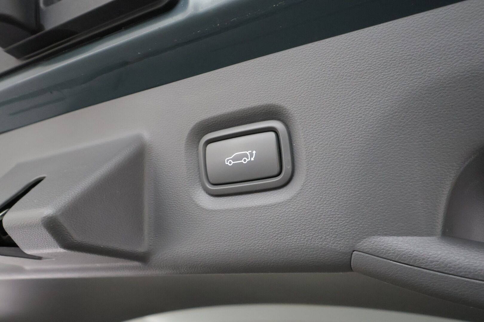 Hyundai IONIQ 5 2022 73 kWh 305 hv AWD Premium Project 45 * ACC / HUD / ILP / 360° / Solar Roof / Relax-istuimet / Bose / Koukku / Ilmastoidut nahat * - Kahdet renkaat aluvanteilla / Merkkihuollettu / Huippuvarusteet