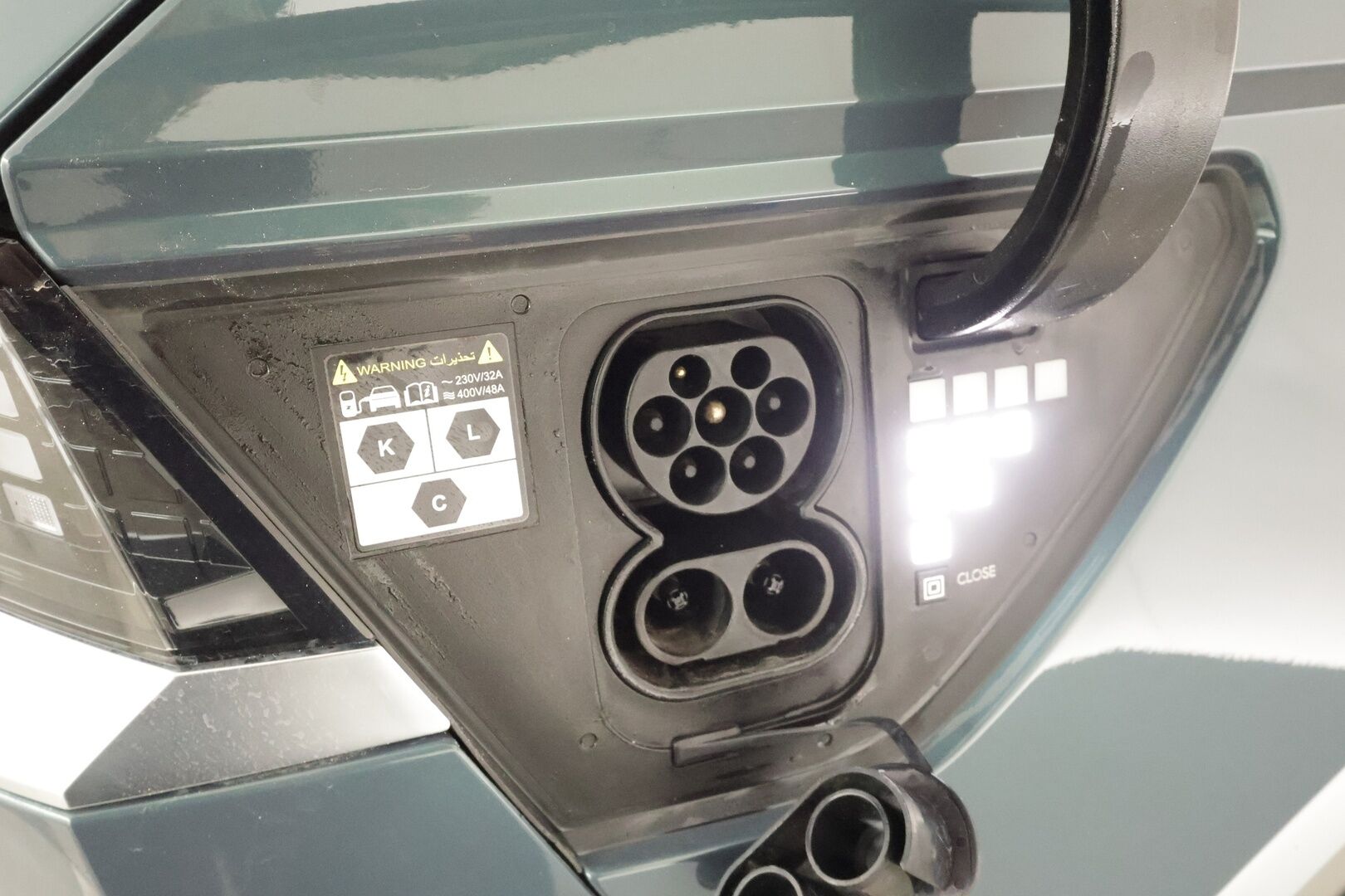 Hyundai IONIQ 5 2022 73 kWh 305 hv AWD Premium Project 45 * ACC / HUD / ILP / 360° / Solar Roof / Relax-istuimet / Bose / Koukku / Ilmastoidut nahat * - Kahdet renkaat aluvanteilla / Merkkihuollettu / Huippuvarusteet