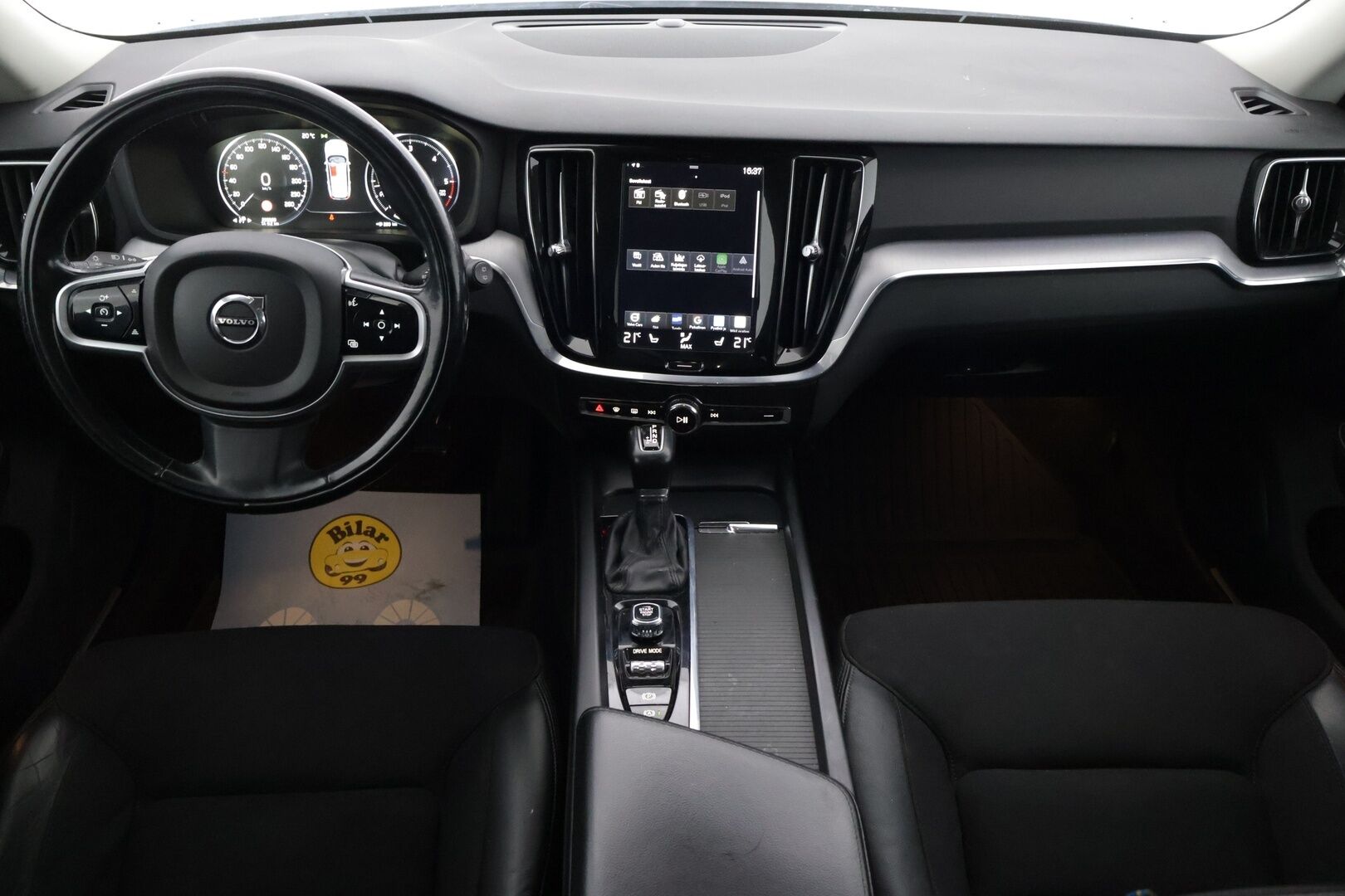 Volvo V60 2020 D4 AWD Momentum Advanced - | ACC | Webasto | Pilot Assist | Sähk. koukku | Ratinlämmitin | Puolinahat | Sähköinen takaluukku |