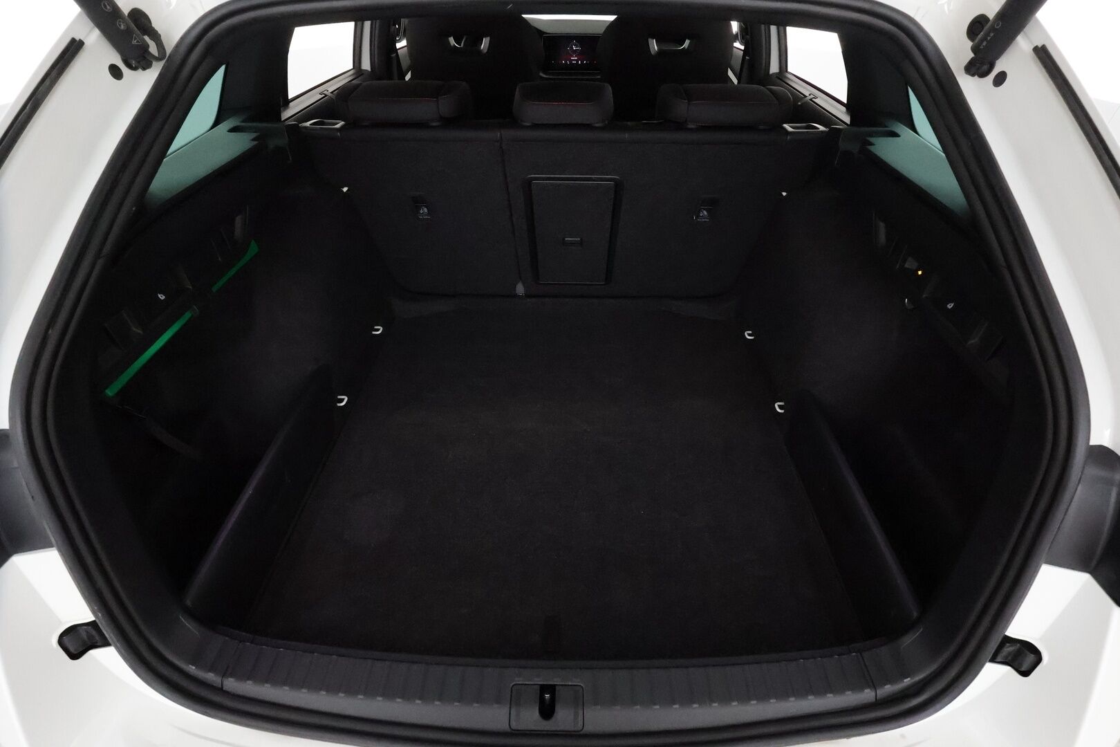 Skoda Octavia 2022 Combi 2.0 TDI 200 4x4 RS DSG **Webasto / Koukku / Adapt.Vakkari / Matrix-LED / P.kamera / Navi / Kaistavahti / Keyless** - 3,99 % KORKOTARJOUS TÄHÄN AUTOON - 1-om Suomi-auto / Kahdet Renkaat