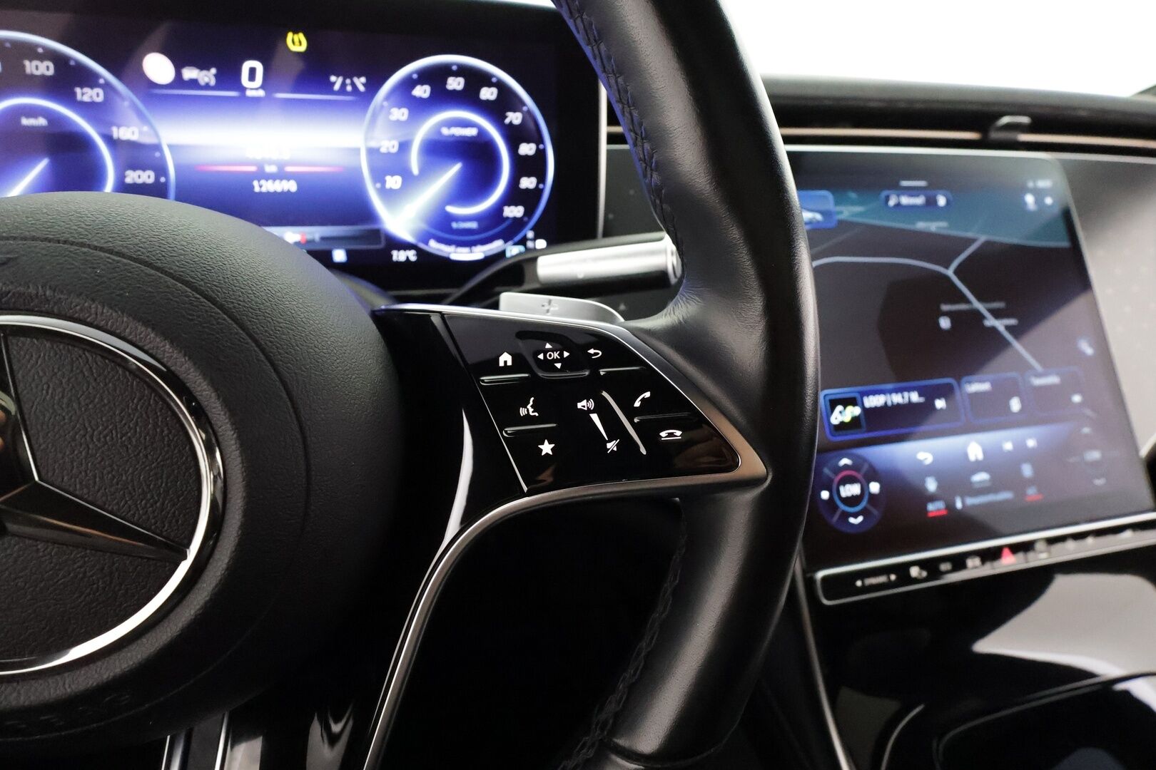 Mercedes-Benz EQS 2022 450+ * Distronic+ / 360° / Ilma-alusta / Digital Light / Panorama / Muistipenkit / Nelipyöräohjaus / Midline / Nahat / KeylessGo *