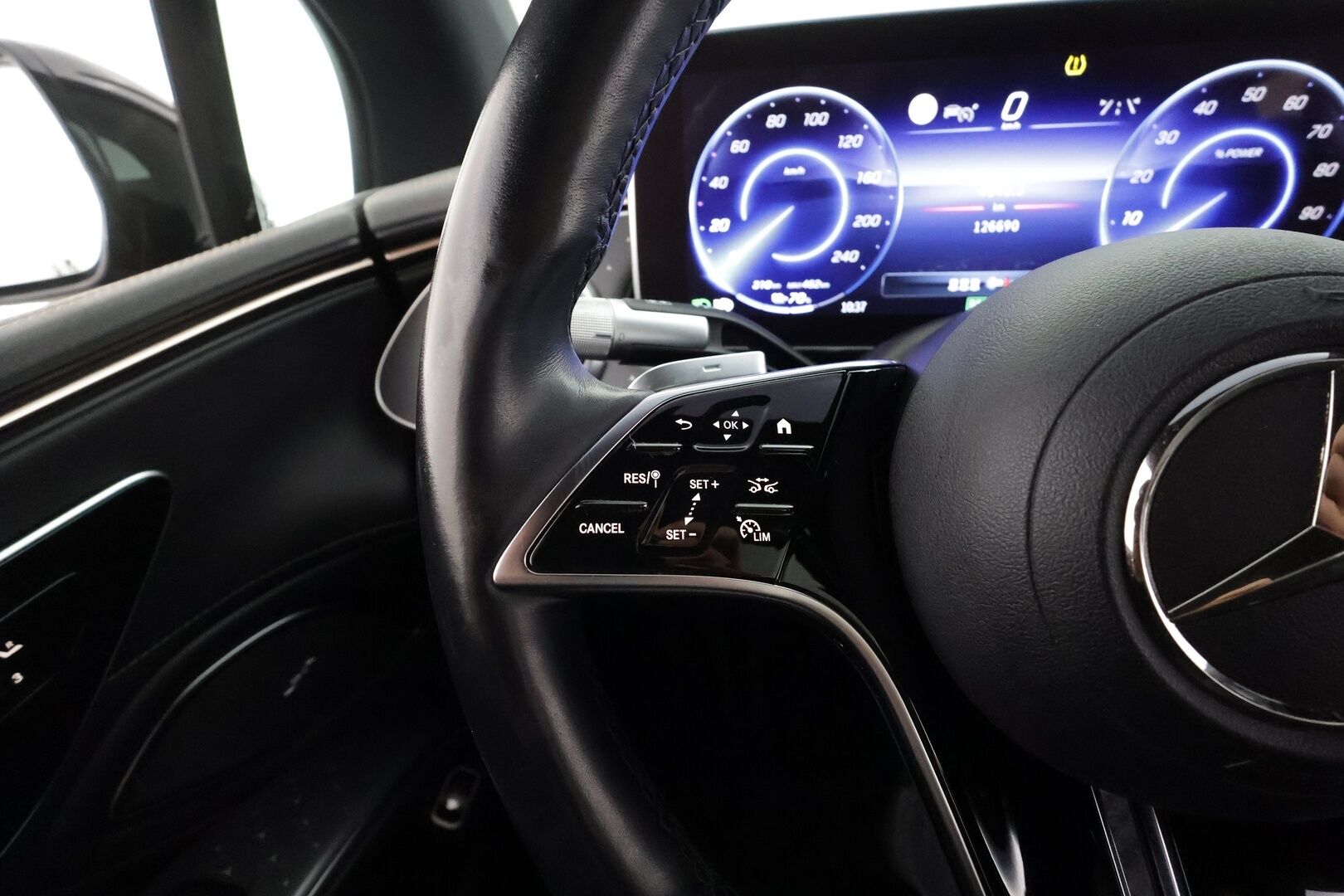 Mercedes-Benz EQS 2022 450+ * Distronic+ / 360° / Ilma-alusta / Digital Light / Panorama / Muistipenkit / Nelipyöräohjaus / Midline / Nahat / KeylessGo *