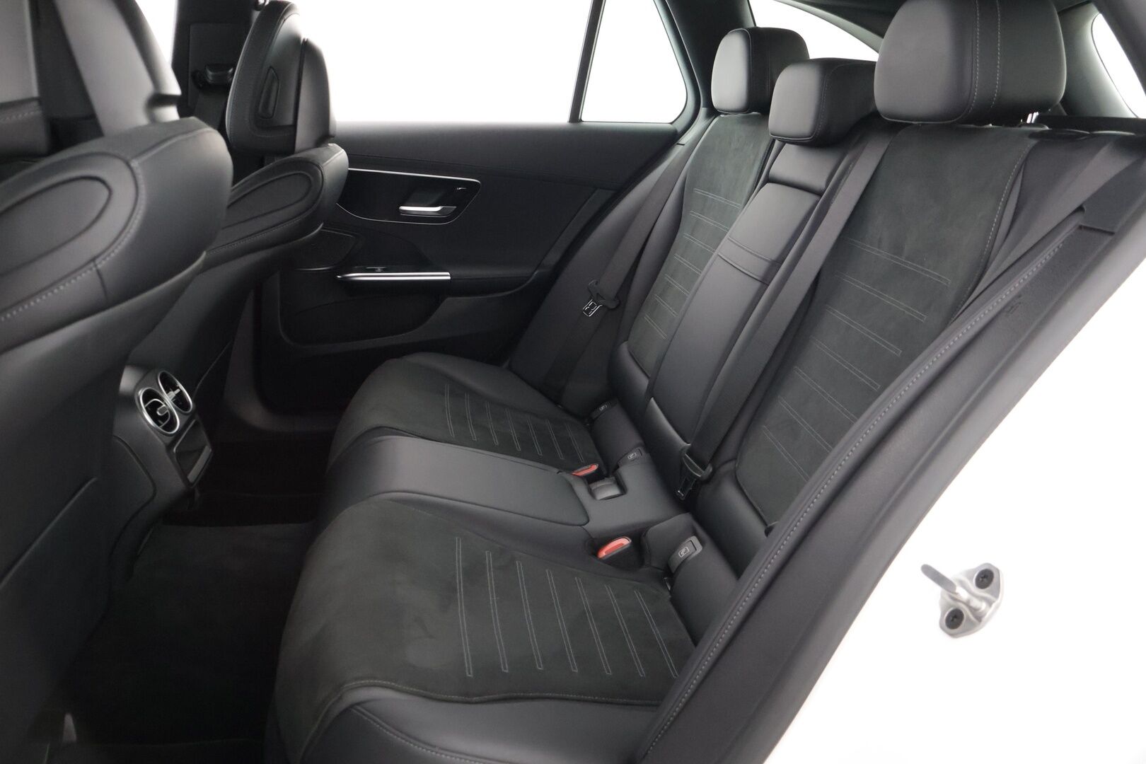 Mercedes-Benz C 2022 300 e T A Business AMG Edition EQ Power / Premium audio / BLIS / Tutkat / Navi - 3,99 % KORKOTARJOUS TÄHÄN AUTOON - 3,99% KORKOTARJOUS - Digimittaristo / Distronic+ / 360 Kamera / LED ajovalot