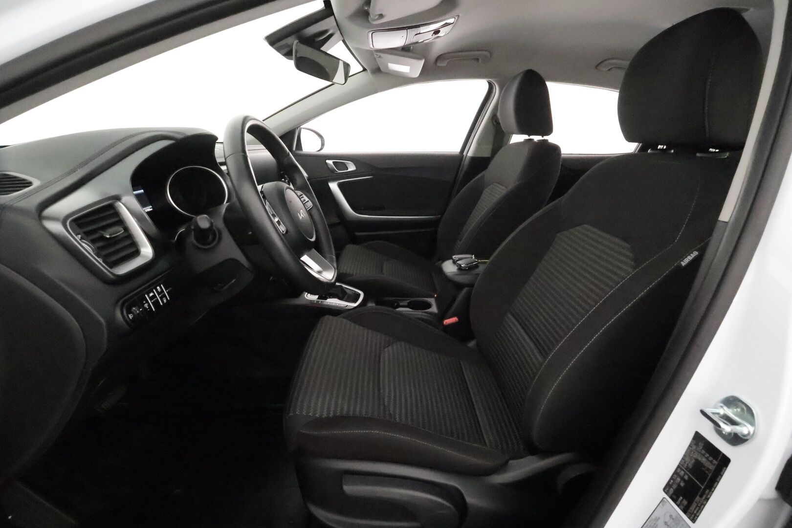 Kia XCeed 2023 1,5 T-GDI 160hv Business Premium DCT **P.kamera / LED-valot / Sisätilanlämmitin / Apple&Android / Kaistavahti** - Suomi-auto / kahdet Renkaat