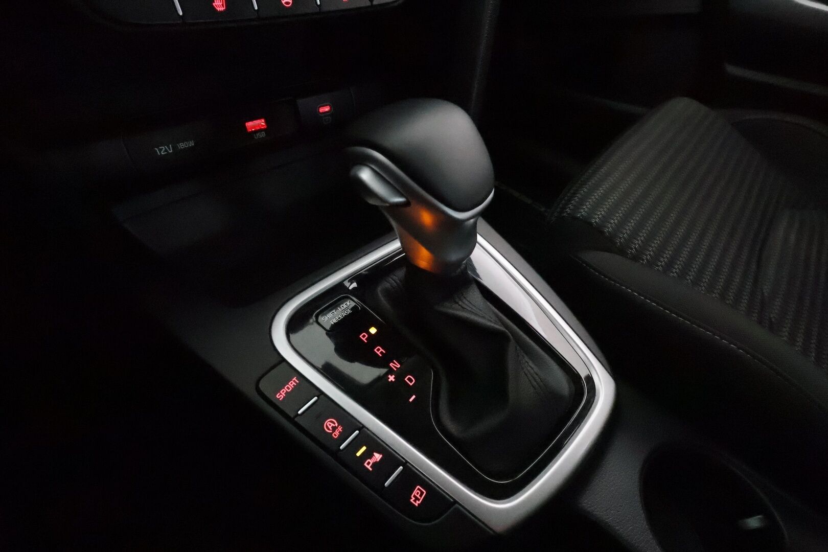 Kia XCeed 2023 1,5 T-GDI 160hv Business Premium DCT **P.kamera / LED-valot / Sisätilanlämmitin / Apple&Android / Kaistavahti** - Suomi-auto / kahdet Renkaat