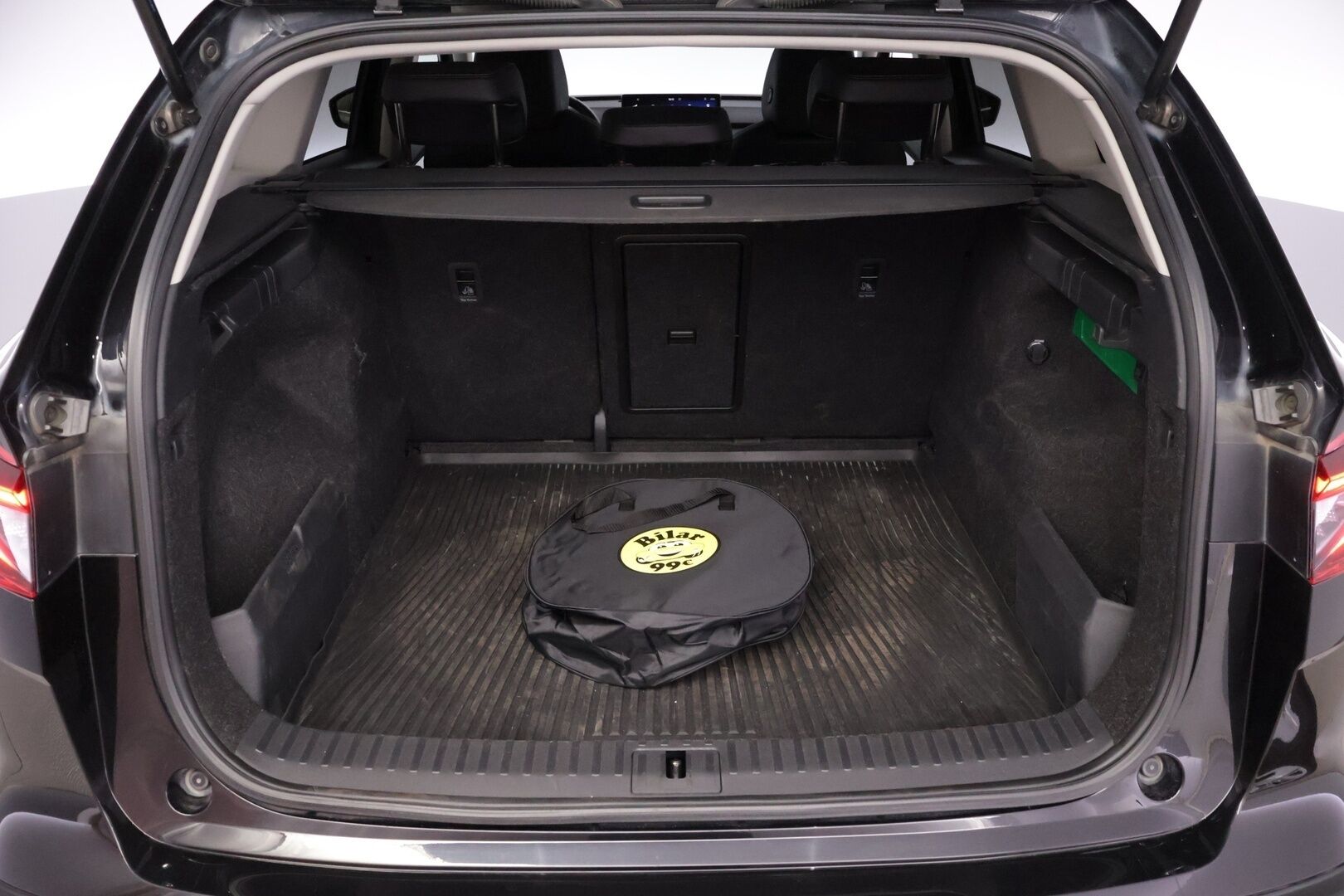 Skoda Enyaq 2022 80x 4x4 iV - | Suomi-Auto | LED | P.Kamera | ILP | Lämmitettävä ohjauspyörä | 2x Skoda Alumiinivanteet |
