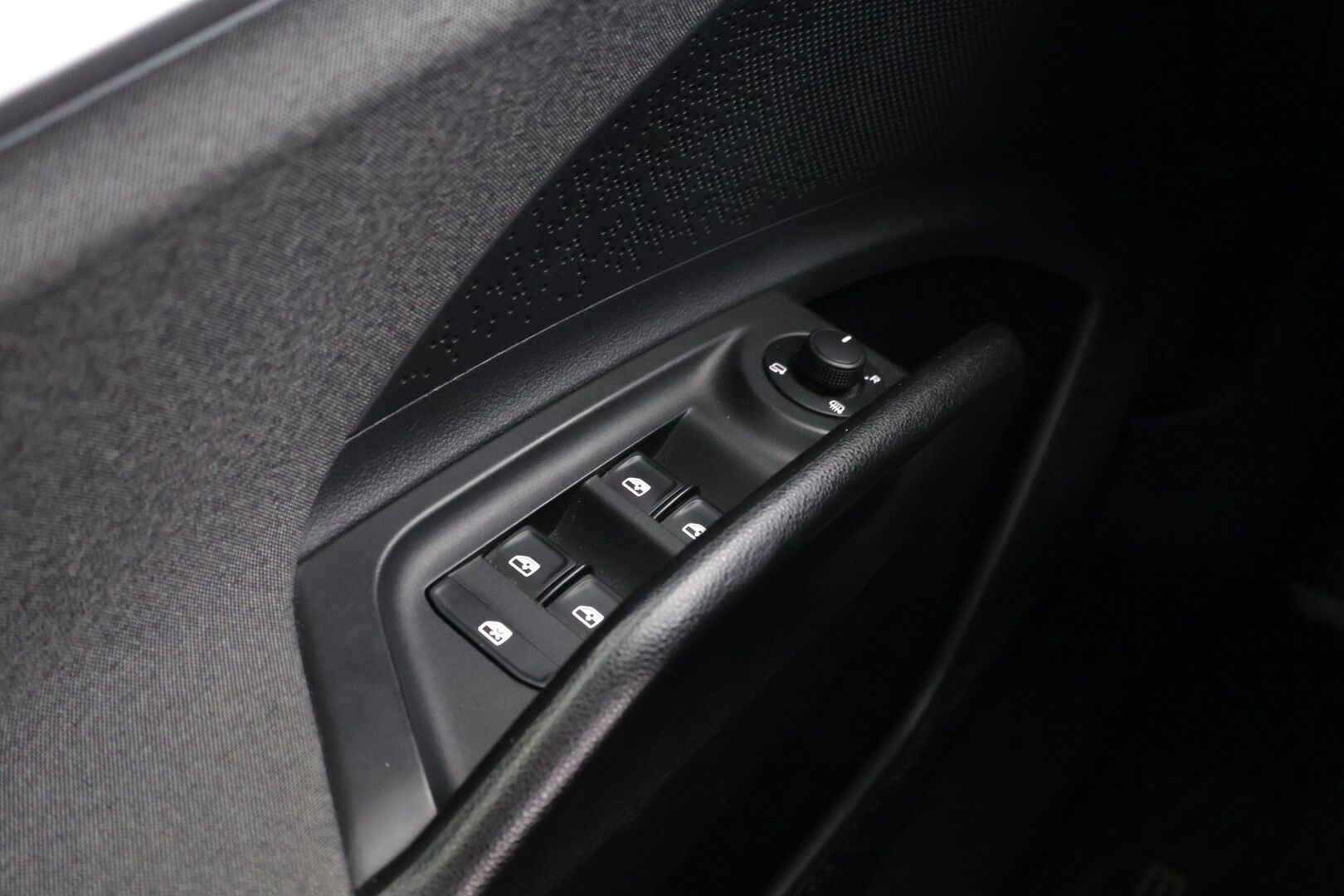 Skoda Enyaq 2022 80x 4x4 iV - | Suomi-Auto | LED | P.Kamera | ILP | Lämmitettävä ohjauspyörä | 2x Skoda Alumiinivanteet |