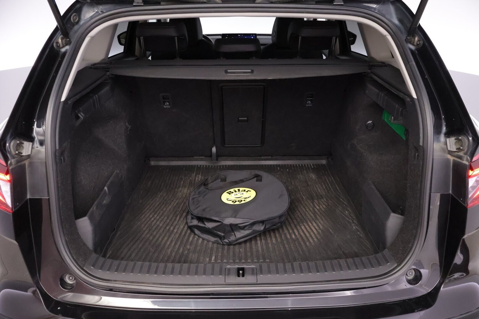 Skoda Enyaq 2022 80x 4x4 iV - | Suomi-Auto | LED | P.Kamera | ILP | Lämmitettävä ohjauspyörä | 2x Skoda Alumiinivanteet |
