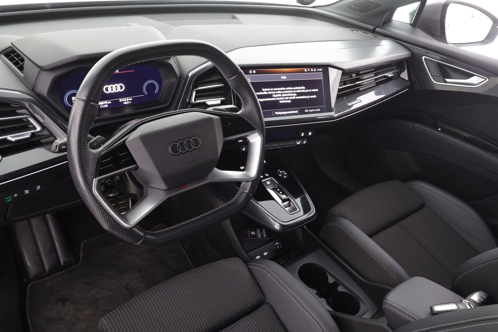 Audi Q4 e-tron 2022 S line 50 e-tron quattro * Sonos / ILP / ACC / Matrix-LED / P.Kamera / Sportpenkit / Navi / Kaistavahti * - 1-om Suomi-auto / Akku kuntotarkastettu /  2x Latauskaapelit / Kahdet renkaat aluvanteilla