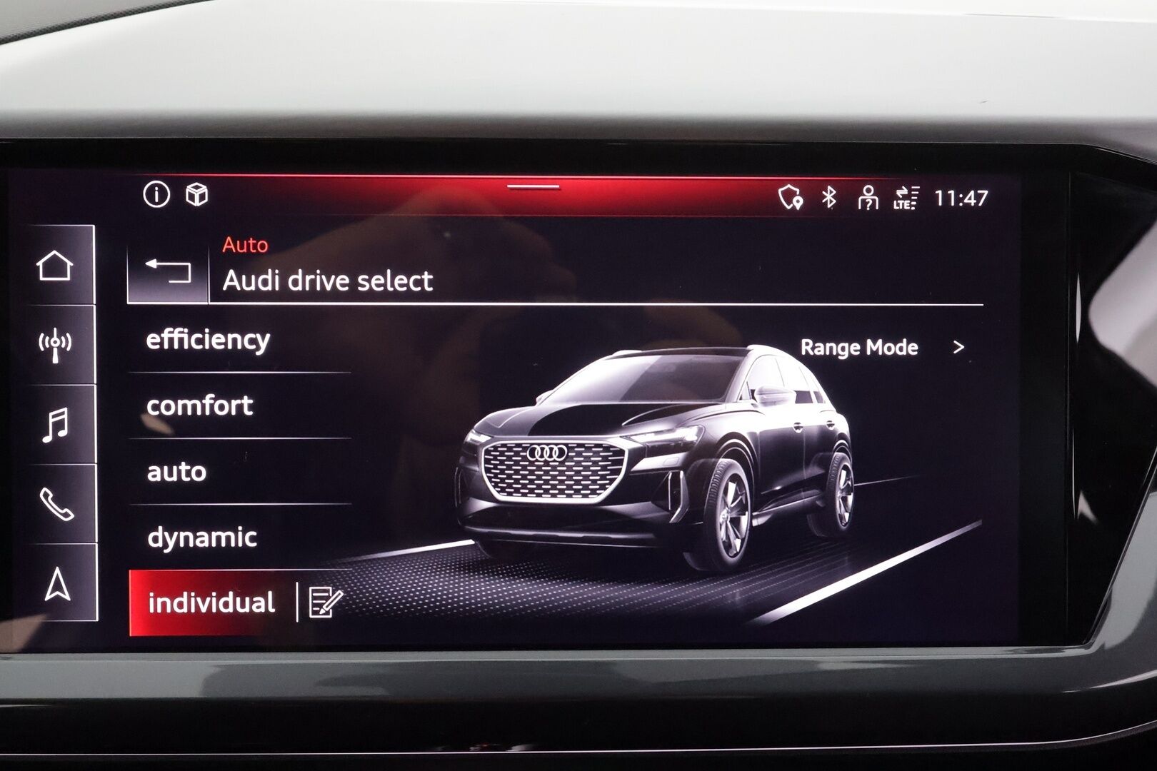 Audi Q4 e-tron 2022 S line 50 e-tron quattro * Sonos / ILP / ACC / Matrix-LED / P.Kamera / Sportpenkit / Navi / Kaistavahti * - 1-om Suomi-auto / Akku kuntotarkastettu /  2x Latauskaapelit / Kahdet renkaat aluvanteilla