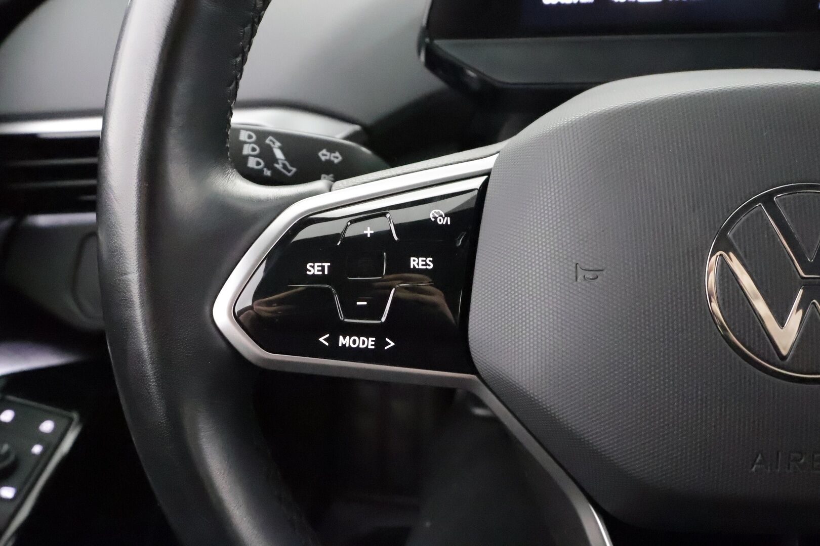 Volkswagen ID.4 2023 Pro Performance FastLane 150 kW, akku 77 kWh * ACC / ILP / Koukku / P.kamera / Keyless /  Apple&Android * - 1.Om Suomi-auto / Kahdet Renkaat / Merkkihuollettu / 2x Lataus