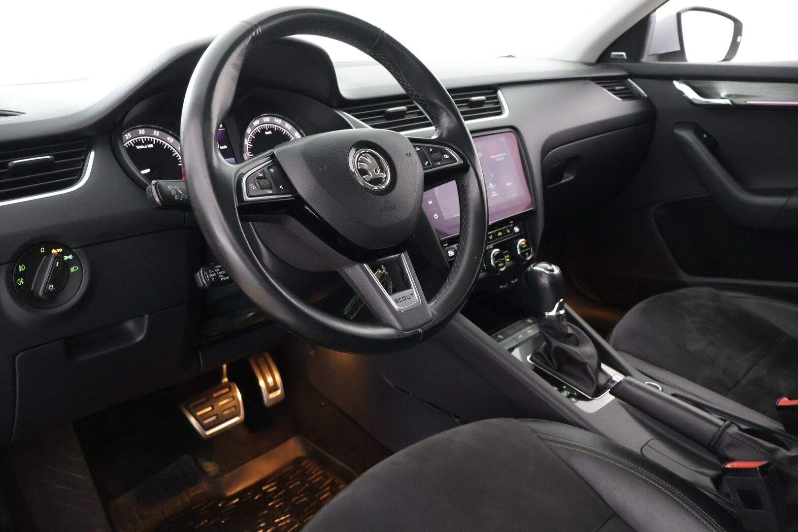 Skoda Octavia 2017 Combi 2,0 TDI 184 4x4 Scout DSG Autom - ACC | Navi | Koukku | Canton | P-kamera | Tutkat | Webasto | LED