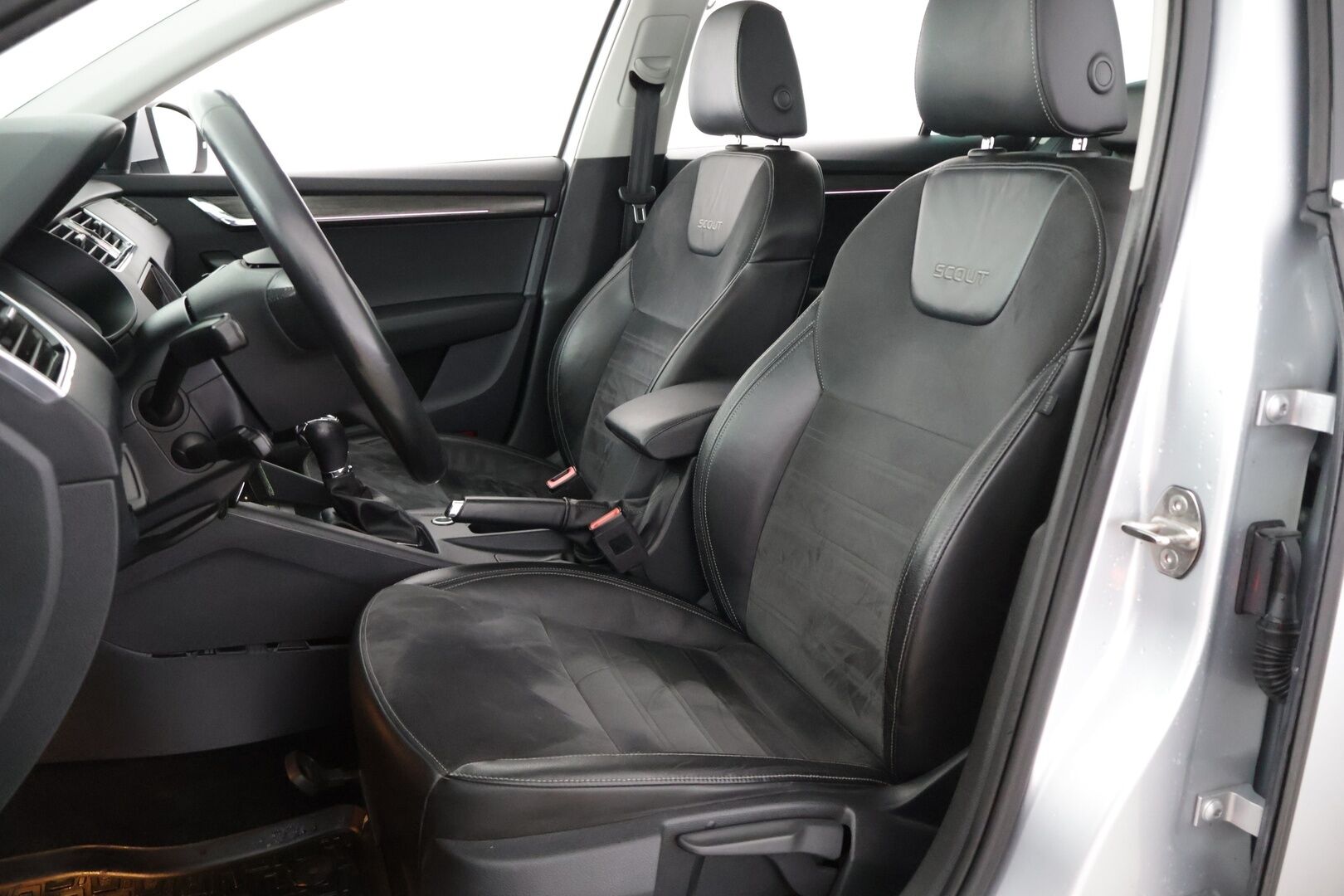 Skoda Octavia 2017 Combi 2,0 TDI 184 4x4 Scout DSG Autom - ACC | Navi | Koukku | Canton | P-kamera | Tutkat | Webasto | LED