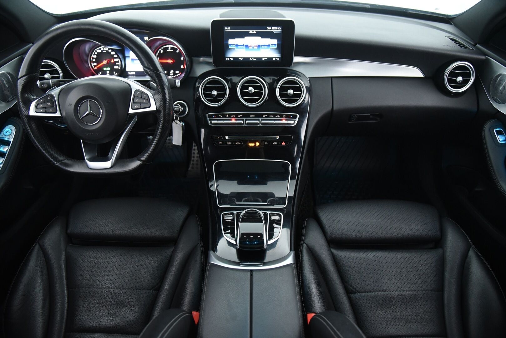 Mercedes-Benz C 2017 220 d T 4Matic A Business AMG * ILS+ / Webasto / Koukku / Panorama / 360° / Burmester / BLIS * - Nahkasisusta / Ambient Light - HULLUT AVAJAISHULINAT KORKOTARJOUS 3,29 %