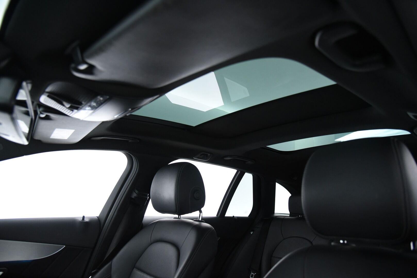 Mercedes-Benz C 2017 220 d T 4Matic A Business AMG * ILS+ / Webasto / Koukku / Panorama / 360° / Burmester / BLIS * - Nahkasisusta / Ambient Light - HULLUT AVAJAISHULINAT KORKOTARJOUS 3,29 %