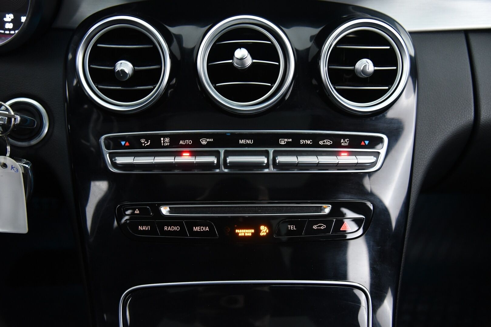 Mercedes-Benz C 2017 220 d T 4Matic A Business AMG * ILS+ / Webasto / Koukku / Panorama / 360° / Burmester / BLIS * - Nahkasisusta / Ambient Light - HULLUT AVAJAISHULINAT KORKOTARJOUS 3,29 %