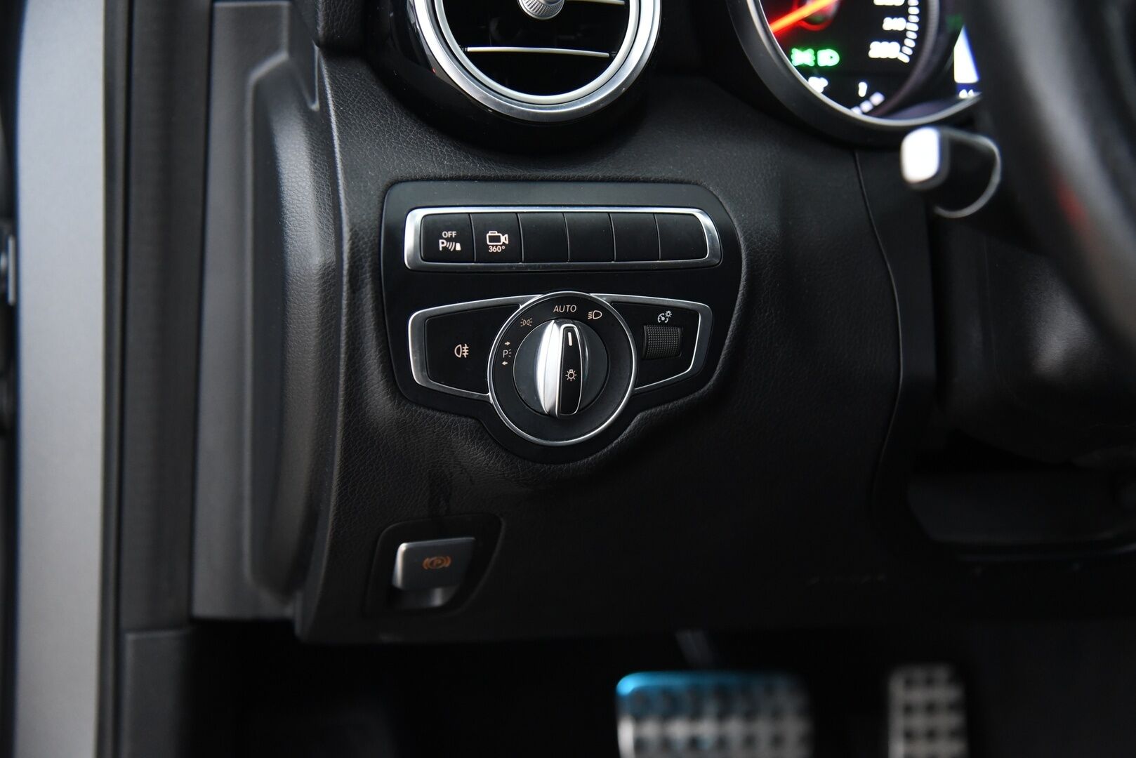 Mercedes-Benz C 2017 220 d T 4Matic A Business AMG * ILS+ / Webasto / Koukku / Panorama / 360° / Burmester / BLIS * - Nahkasisusta / Ambient Light - HULLUT AVAJAISHULINAT KORKOTARJOUS 3,29 %