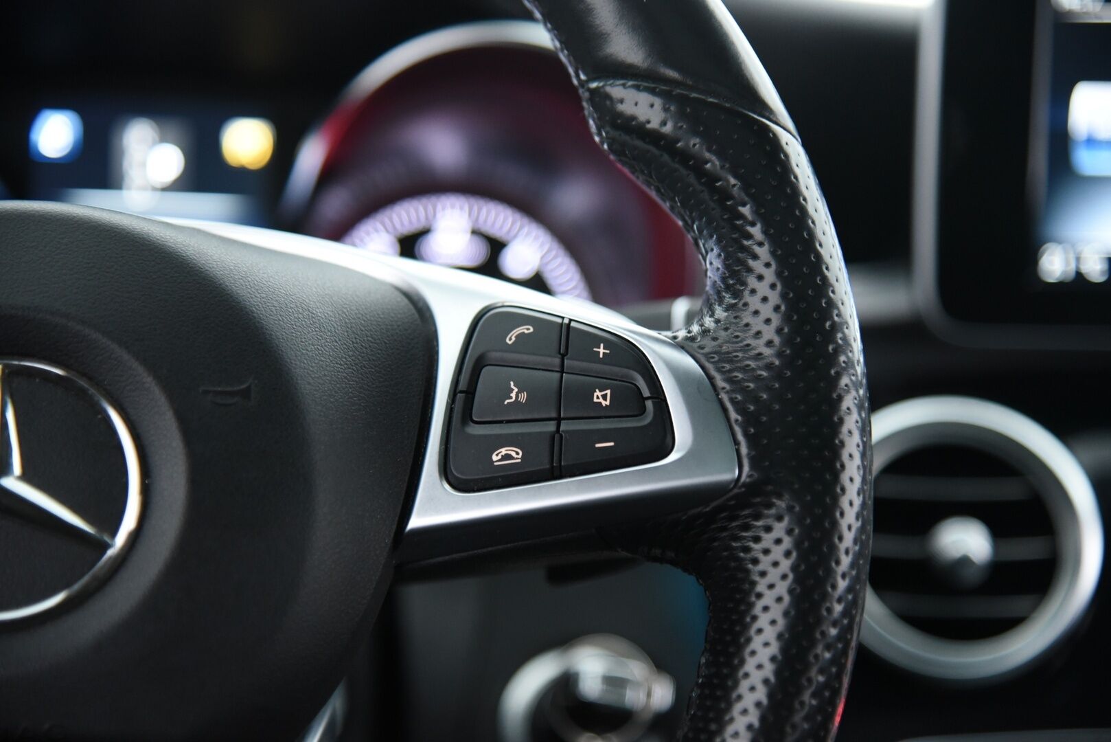 Mercedes-Benz C 2017 220 d T 4Matic A Business AMG * ILS+ / Webasto / Koukku / Panorama / 360° / Burmester / BLIS * - Nahkasisusta / Ambient Light - HULLUT AVAJAISHULINAT KORKOTARJOUS 3,29 %