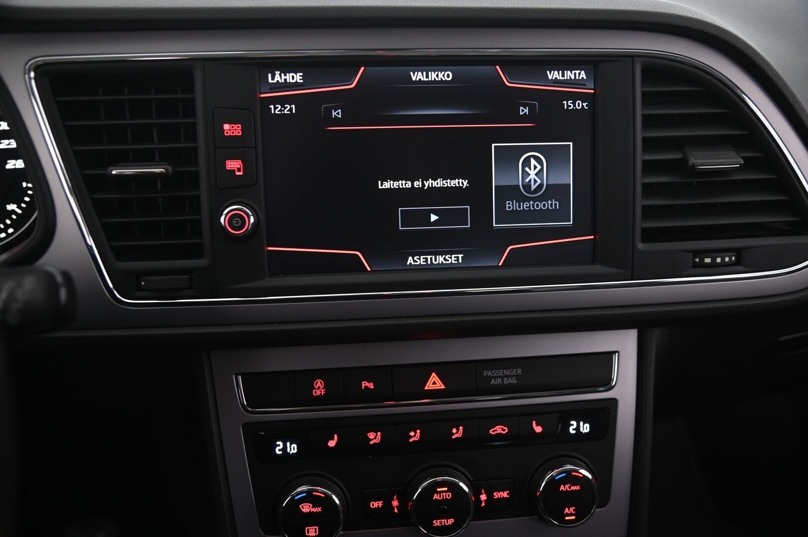 Seat Leon X-Perience 2017 LEON X-PERIENCE Farmari - ACC | P-kamera | Vetokoukku | Tutkat eteen ja taakse | Lohkolämmitin | Ambient valot - KORKO VAIN 3,99 %