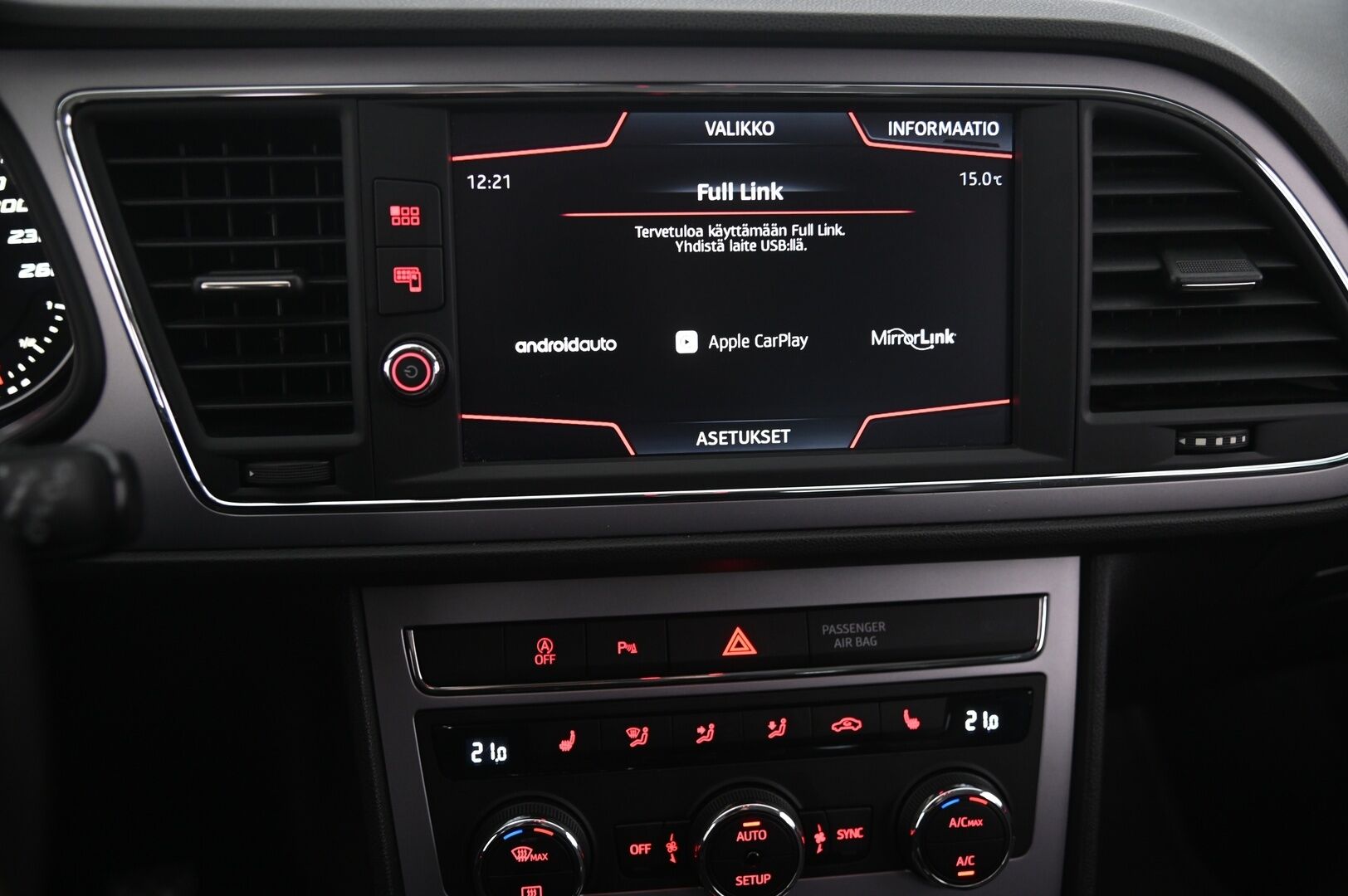 Seat Leon X-Perience 2017 LEON X-PERIENCE Farmari - ACC | P-kamera | Vetokoukku | Tutkat eteen ja taakse | Lohkolämmitin | Ambient valot - KORKO VAIN 3,99 %