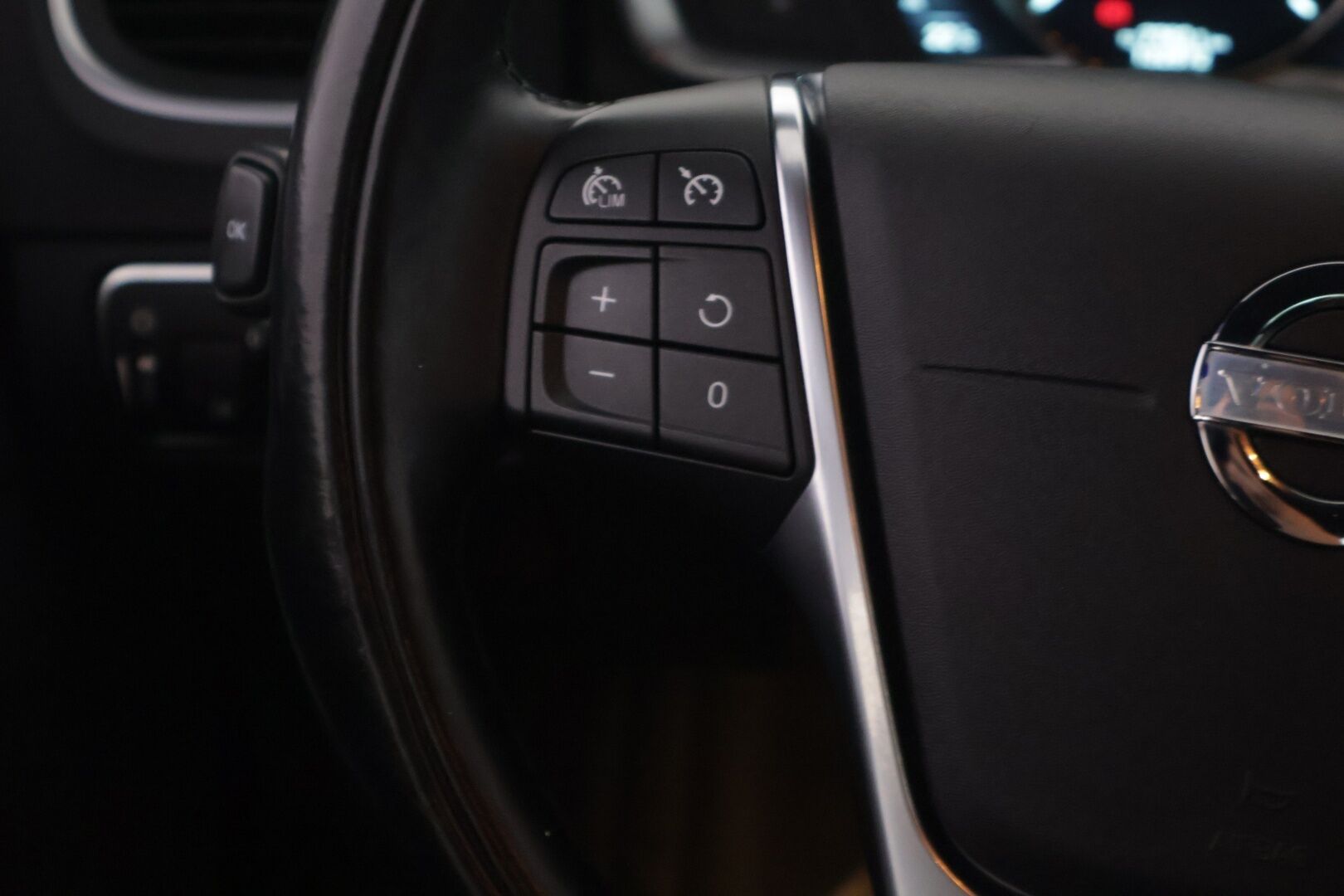 Volvo S60 2014 D5 AWD Edition Summum aut - * Webasto | Vakionopeudensäädin | Keyless | Muistipenkki | Koukku | Xenon *
