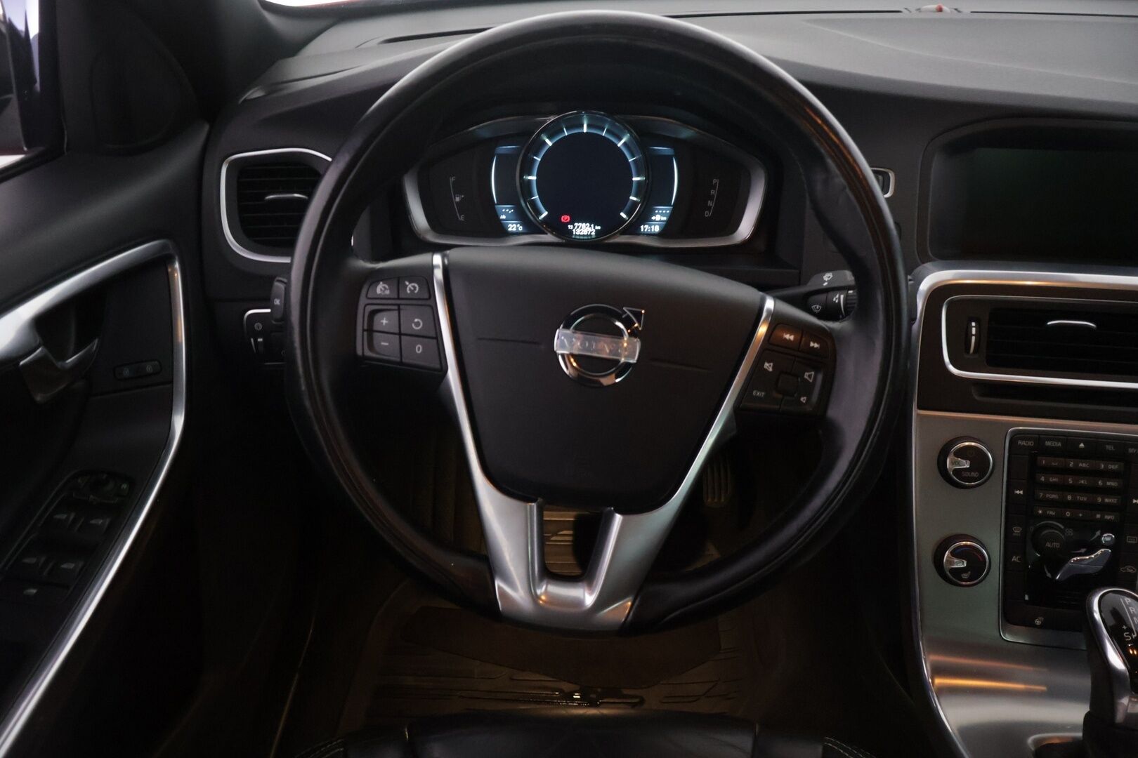 Volvo S60 2014 D5 AWD Edition Summum aut - * Webasto | Vakionopeudensäädin | Keyless | Muistipenkki | Koukku | Xenon *