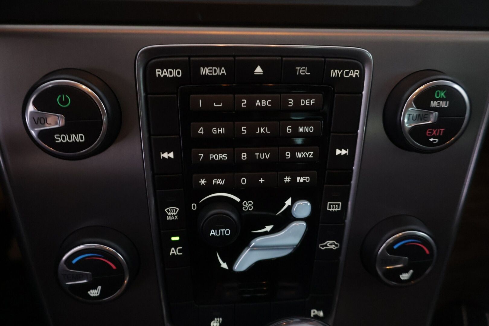 Volvo S60 2014 D5 AWD Edition Summum aut - * Webasto | Vakionopeudensäädin | Keyless | Muistipenkki | Koukku | Xenon *