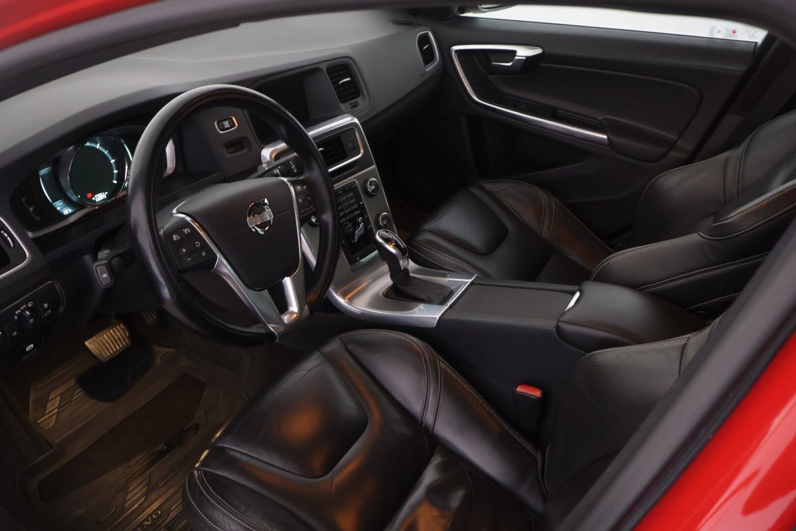 Volvo S60 2014 D5 AWD Edition Summum aut - * Webasto | Vakionopeudensäädin | Keyless | Muistipenkki | Koukku | Xenon *