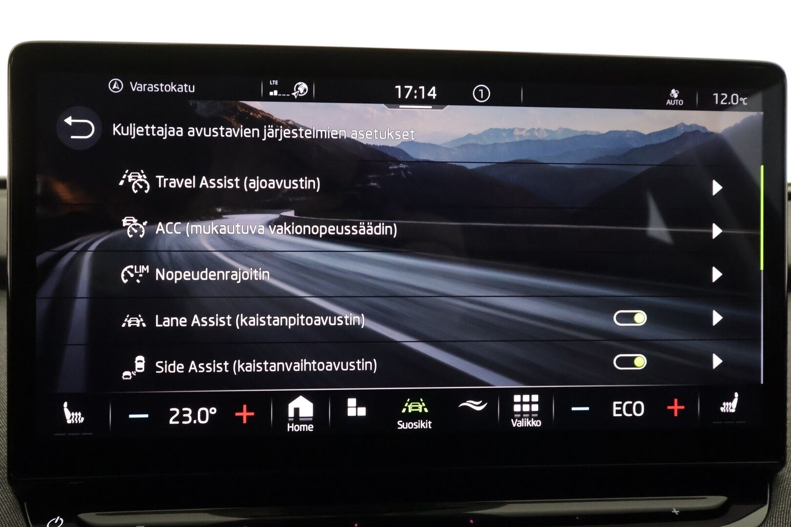 Skoda Enyaq 2022 80x 4x4 iV - | ACC | Koukku | ILP | LED | P.Kamera | Puolinahat | Ratinlämmitys | Keyless | Apple&Android | 1.Om Suomi-auto | Merkkihuollettu | Kahdet Renkaat |