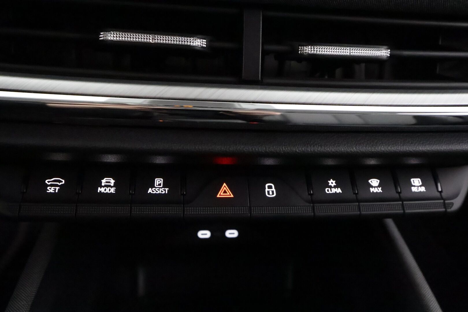 Skoda Enyaq 2022 80x 4x4 iV - | ACC | Koukku | ILP | LED | P.Kamera | Puolinahat | Ratinlämmitys | Keyless | Apple&Android | 1.Om Suomi-auto | Merkkihuollettu | Kahdet Renkaat |