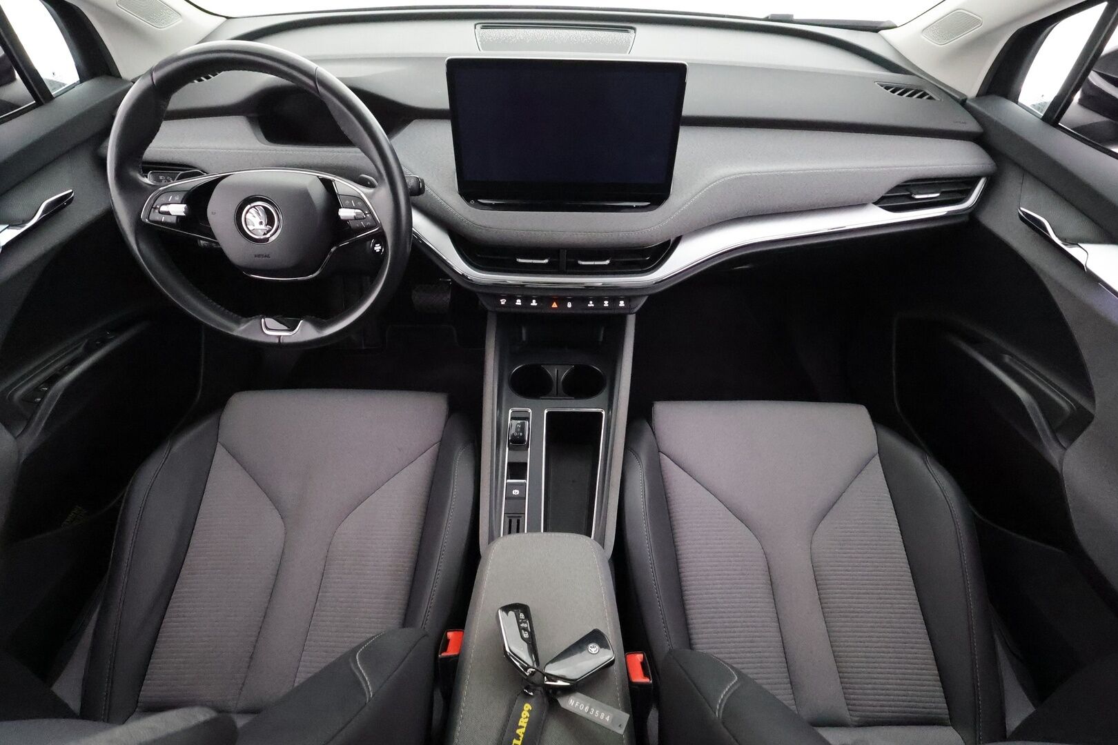 Skoda Enyaq 2022 80x 4x4 iV - | ACC | Koukku | ILP | LED | P.Kamera | Puolinahat | Ratinlämmitys | Keyless | Apple&Android | 1.Om Suomi-auto | Merkkihuollettu | Kahdet Renkaat |