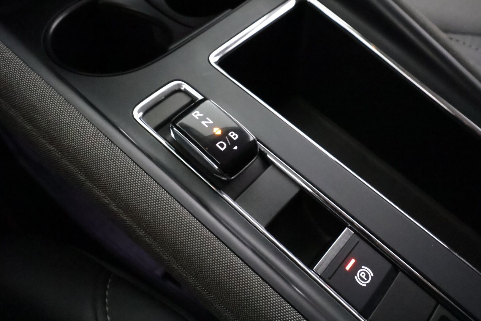 Skoda Enyaq 2022 80x 4x4 iV - | ACC | Koukku | ILP | LED | P.Kamera | Puolinahat | Ratinlämmitys | Keyless | Apple&Android | 1.Om Suomi-auto | Merkkihuollettu | Kahdet Renkaat |