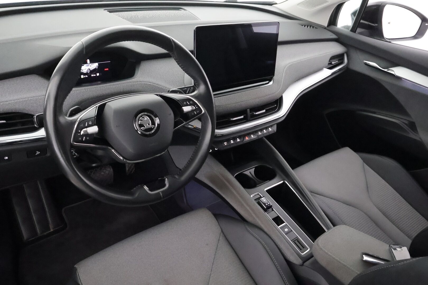 Skoda Enyaq 2022 80x 4x4 iV - | ACC | Koukku | ILP | LED | P.Kamera | Puolinahat | Ratinlämmitys | Keyless | Apple&Android | 1.Om Suomi-auto | Merkkihuollettu | Kahdet Renkaat |