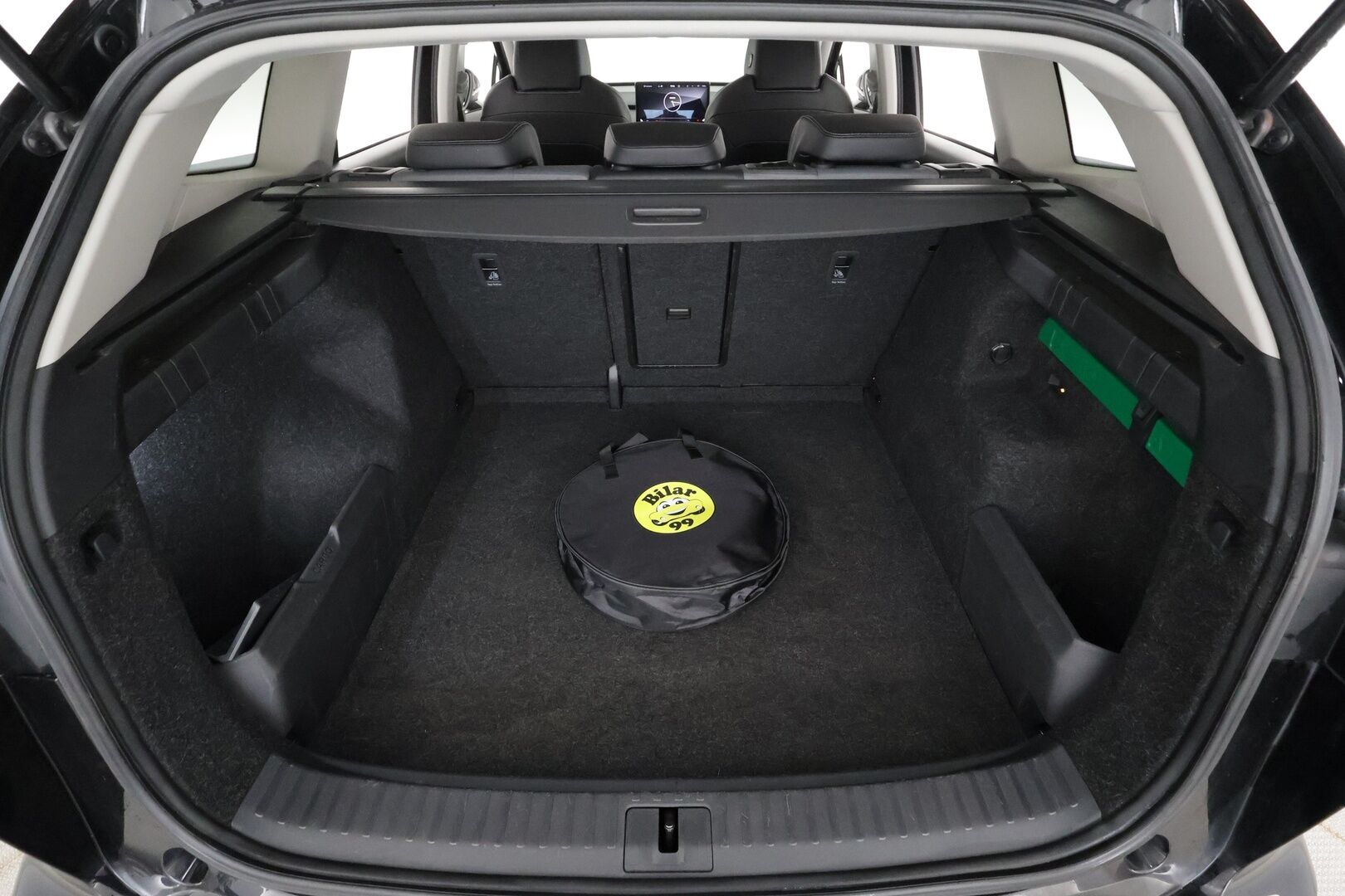 Skoda Enyaq 2022 80x 4x4 iV - | ACC | Koukku | ILP | LED | P.Kamera | Puolinahat | Ratinlämmitys | Keyless | Apple&Android | 1.Om Suomi-auto | Merkkihuollettu | Kahdet Renkaat |