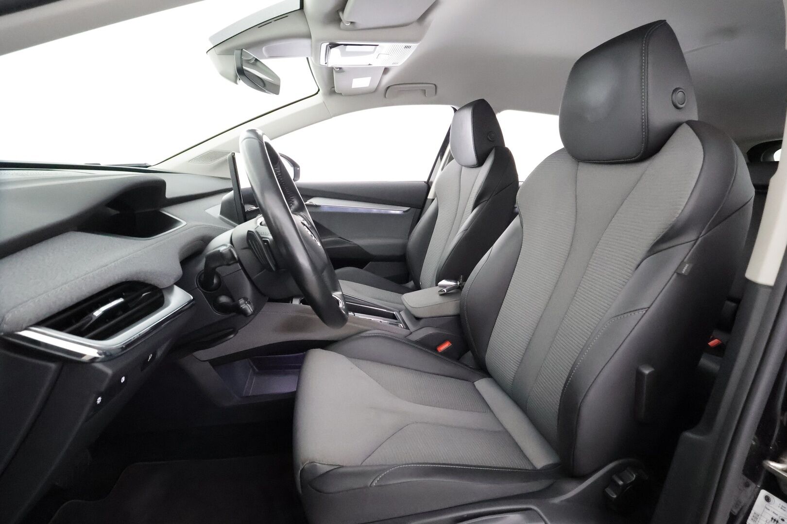 Skoda Enyaq 2022 80x 4x4 iV - | ACC | Koukku | ILP | LED | P.Kamera | Puolinahat | Ratinlämmitys | Keyless | Apple&Android | 1.Om Suomi-auto | Merkkihuollettu | Kahdet Renkaat |
