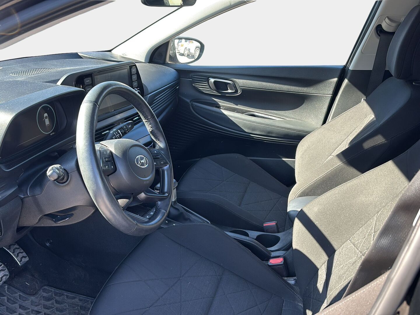 Hyundai Bayon 2022 1.0 T-GDi 120 hv 48V Hybrid 7DCT-aut. Style / ACC / Suomi-auto / 1-om / Ratinlämmitin! - Taloudellinen! / Siisti! / Uudet renkaat! / - HULLUT AVAJAISHULINAT KORKOTARJOUS 3,29 %