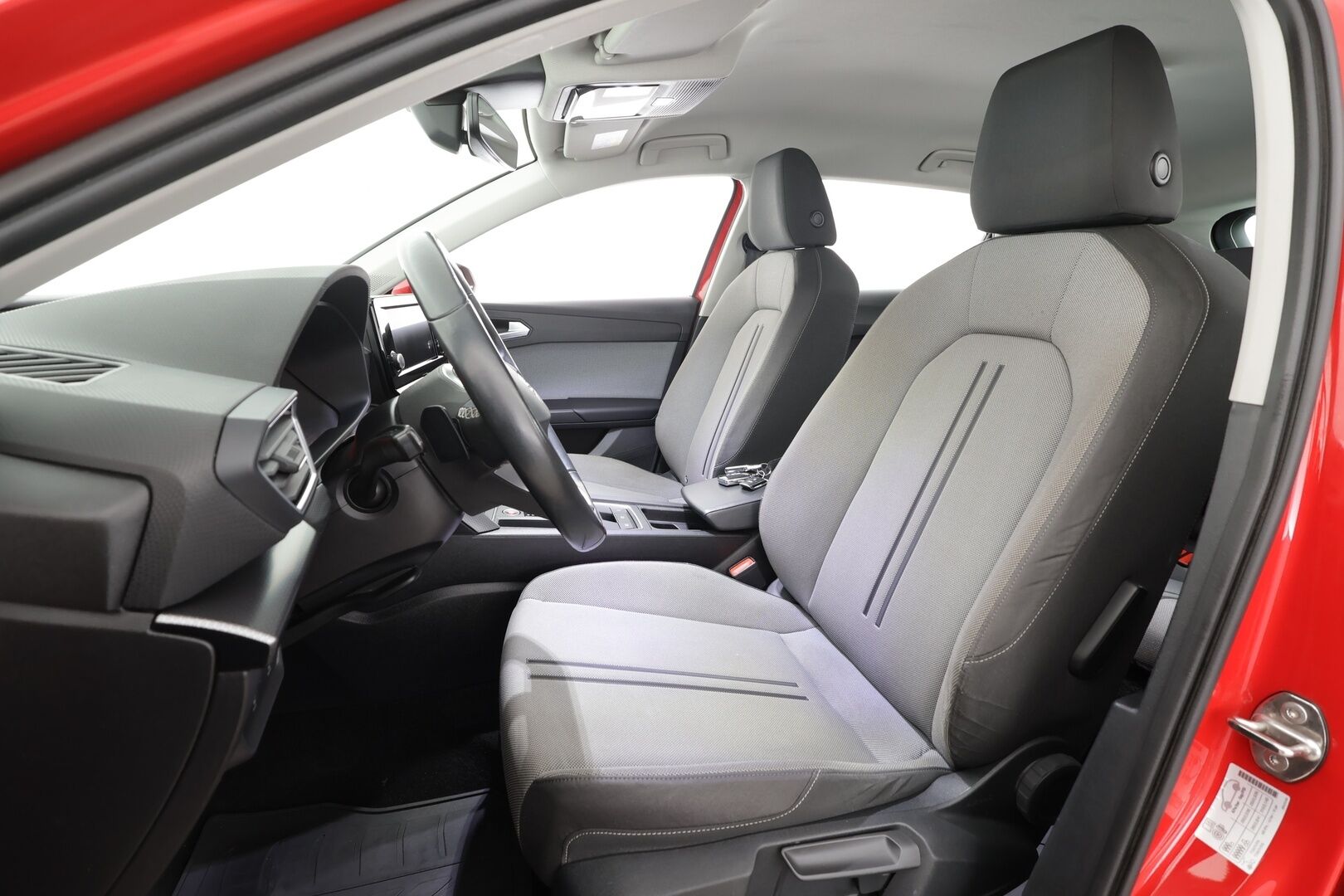 Seat LEON SPORTSTOURER 2023 1,0 eTSI 110 Hybrid Style DSG * Webasto / Koukku / LED / P.Tutkat / Kaistavahti * - 1-om Suomi-auto / Kahdet renkaat aluvanteilla / Merkkihuollot