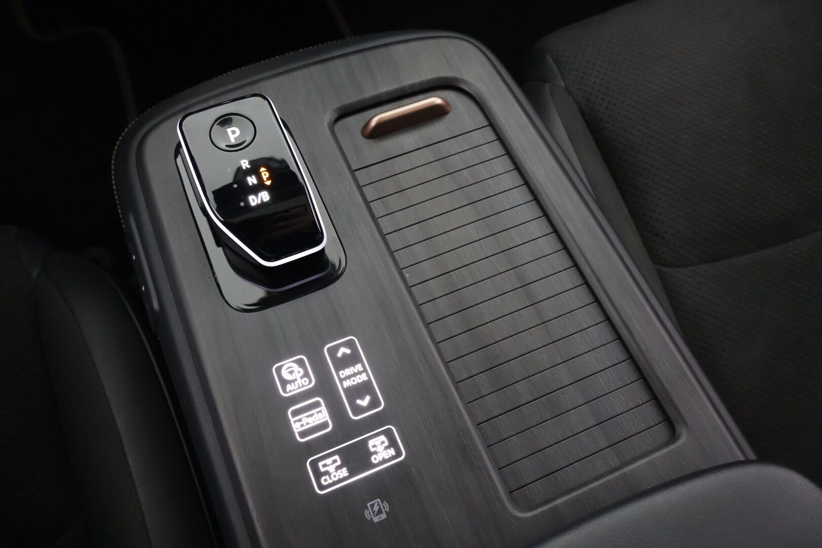 Nissan Ariya 2022 87kWh Evolve - Adapt. Vakkari / HUD / Panorama / Bose / 360° Kamera / Ilmastoidut Muistipenkit / Koukku / KeylessGo / Kaistavahti / Ratinlämmitin - KORKO VAIN 3,99 %