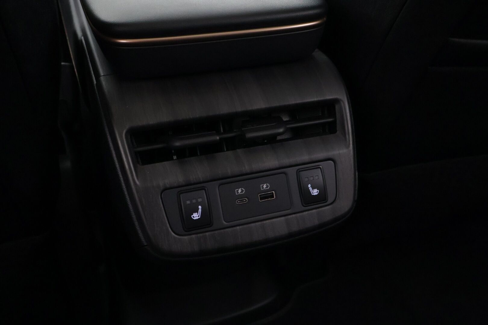 Nissan Ariya 2022 87kWh Evolve - Adapt. Vakkari / HUD / Panorama / Bose / 360° Kamera / Ilmastoidut Muistipenkit / Koukku / KeylessGo / Kaistavahti / Ratinlämmitin - KORKO VAIN 3,99 %