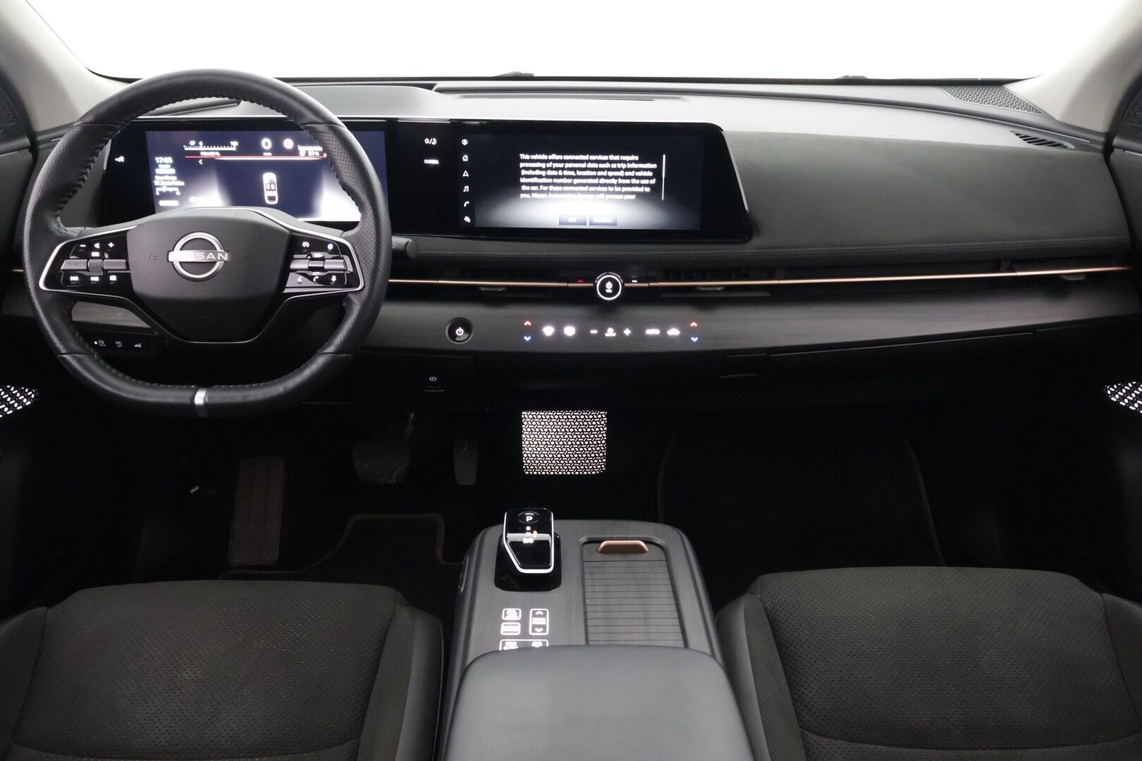 Nissan Ariya 2022 87kWh Evolve - Adapt. Vakkari / HUD / Panorama / Bose / 360° Kamera / Ilmastoidut Muistipenkit / Koukku / KeylessGo / Kaistavahti / Ratinlämmitin - KORKO VAIN 3,99 %