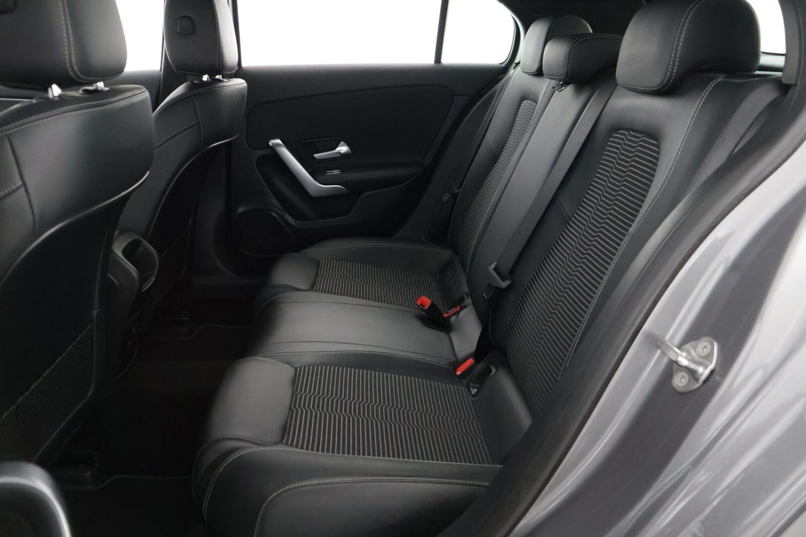 Mercedes-Benz A 2022 180 A Suomi Edition / Digimittari / Kaistavahti / P- Kamera / LED - Vakkari / Suomi-auto / Bluetooth / Puolnahka penkit / - HULLU BLACKWEEK KORKOTARJOUS 2,49%