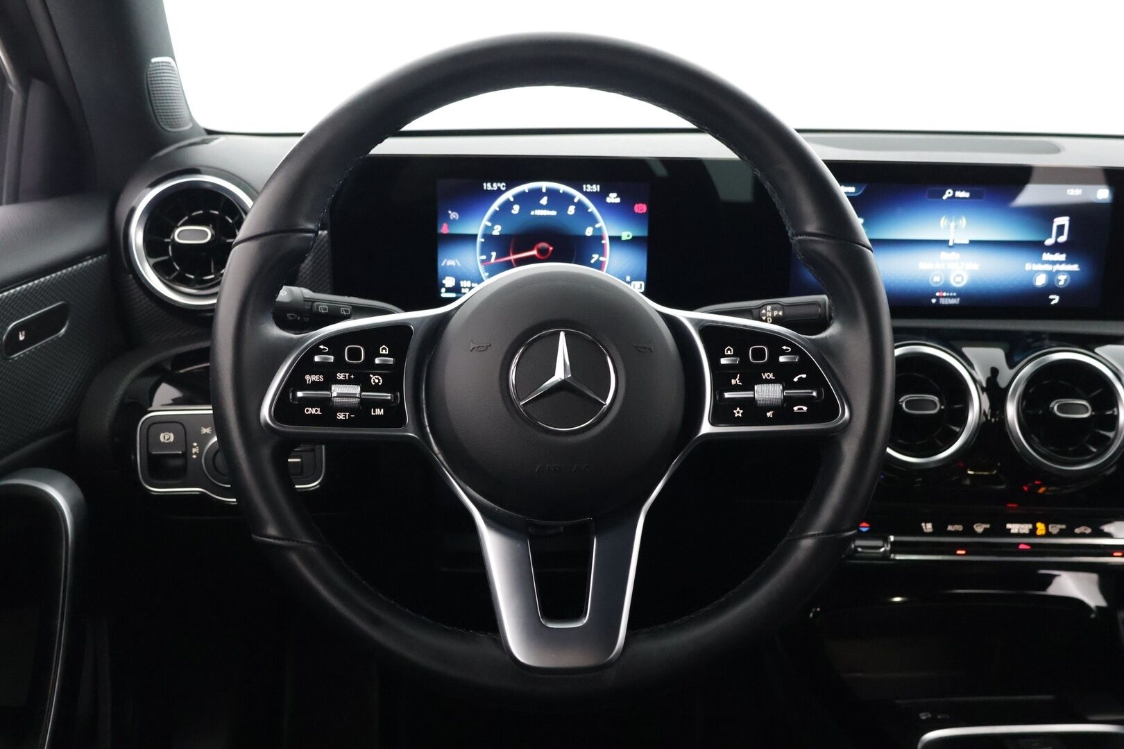 Mercedes-Benz A 2022 180 A Suomi Edition / Digimittari / Kaistavahti / P- Kamera / LED - Vakkari / Suomi-auto / Bluetooth / Puolnahka penkit / - HULLU BLACKWEEK KORKOTARJOUS 2,49%