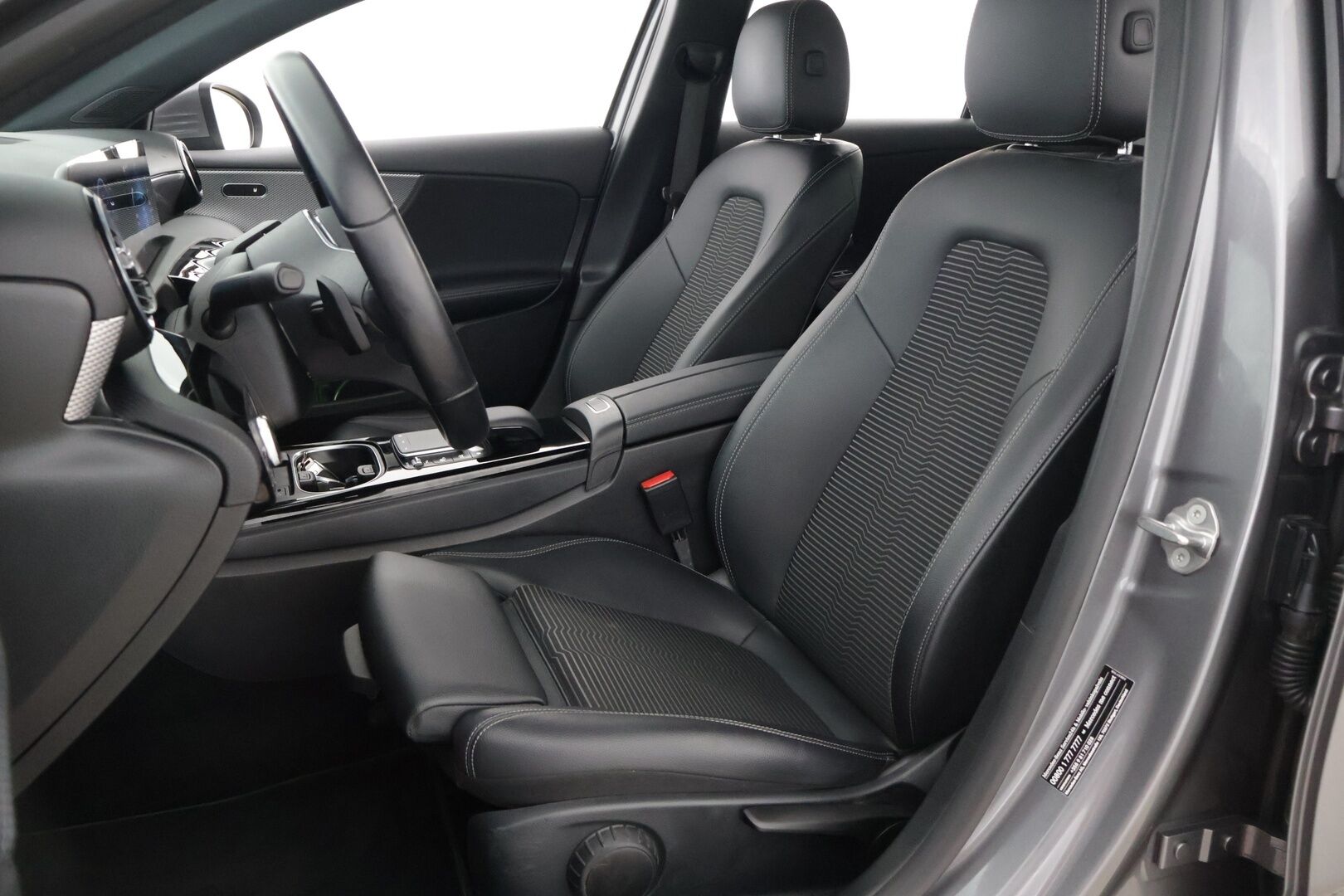 Mercedes-Benz A 2022 180 A Suomi Edition / Digimittari / Kaistavahti / P- Kamera / LED - Vakkari / Suomi-auto / Bluetooth / Puolnahka penkit / - HULLU BLACKWEEK KORKOTARJOUS 2,49%