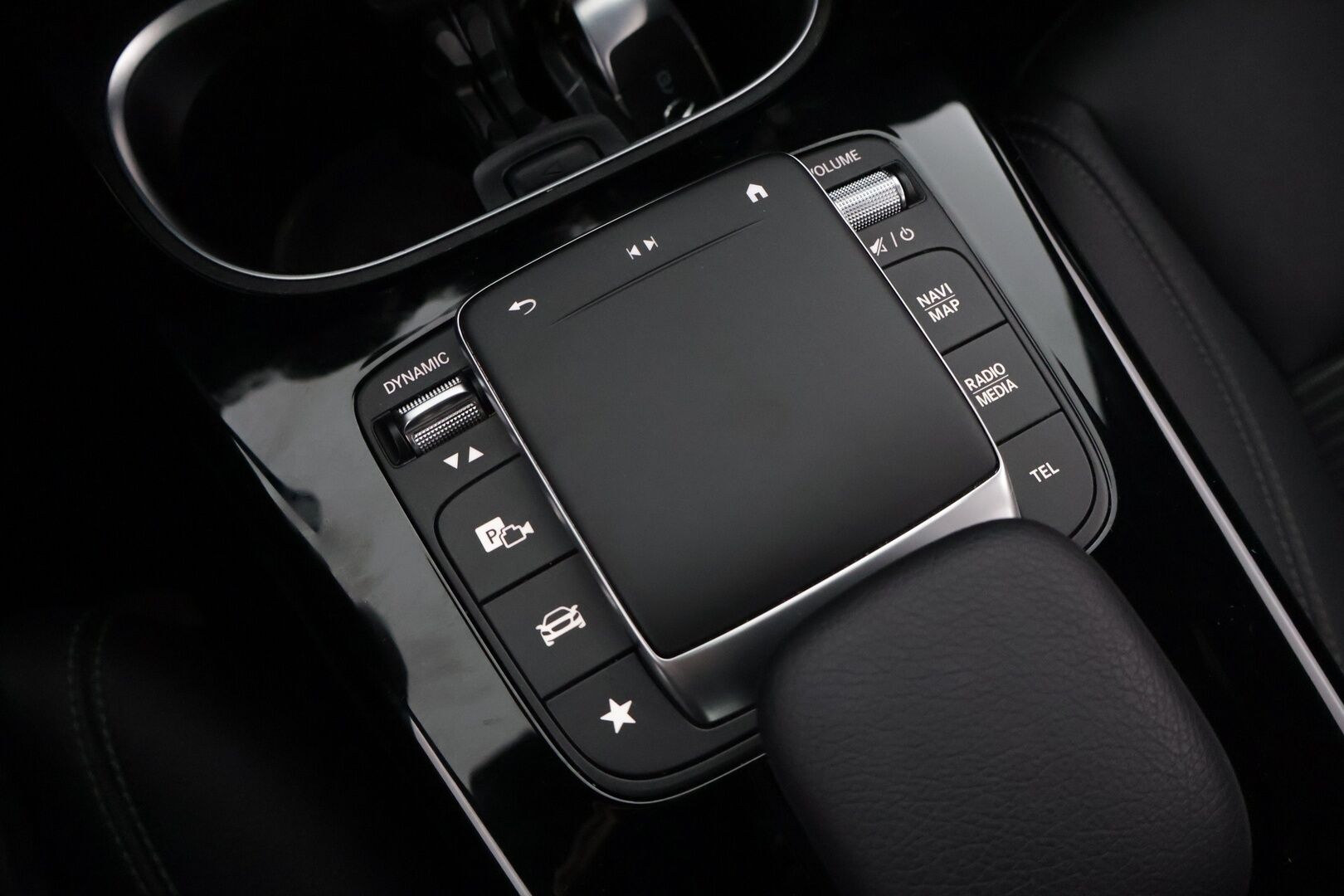 Mercedes-Benz A 2022 180 A Suomi Edition / Digimittari / Kaistavahti / P- Kamera / LED - Vakkari / Suomi-auto / Bluetooth / Puolnahka penkit / - HULLU BLACKWEEK KORKOTARJOUS 2,49%