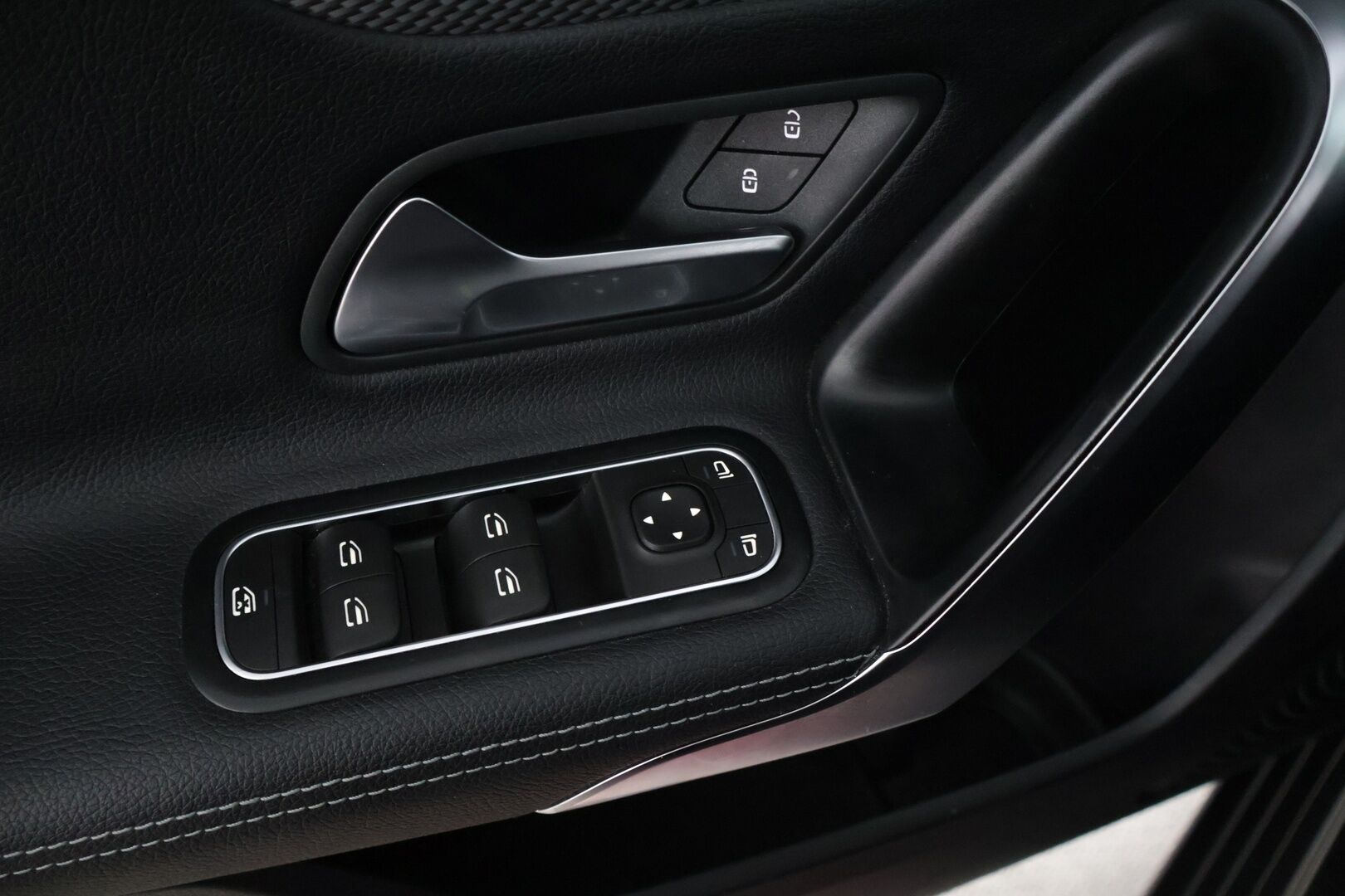 Mercedes-Benz A 2022 180 A Suomi Edition / Digimittari / Kaistavahti / P- Kamera / LED - Vakkari / Suomi-auto / Bluetooth / Puolnahka penkit / - HULLU BLACKWEEK KORKOTARJOUS 2,49%