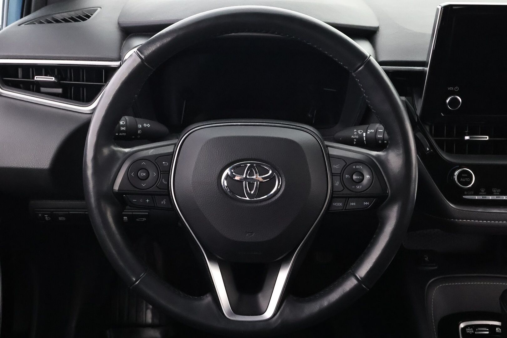 Toyota Corolla 2023 Touring Sports 1,8 Hybrid Prestige Edition - 1.Om Suomiauto | Adapt.vakkari | Peruutuskamera | Puolinahat | Ratinlämmitin | Sähköluukku | Keyless |  LED | Juuri saapunut!