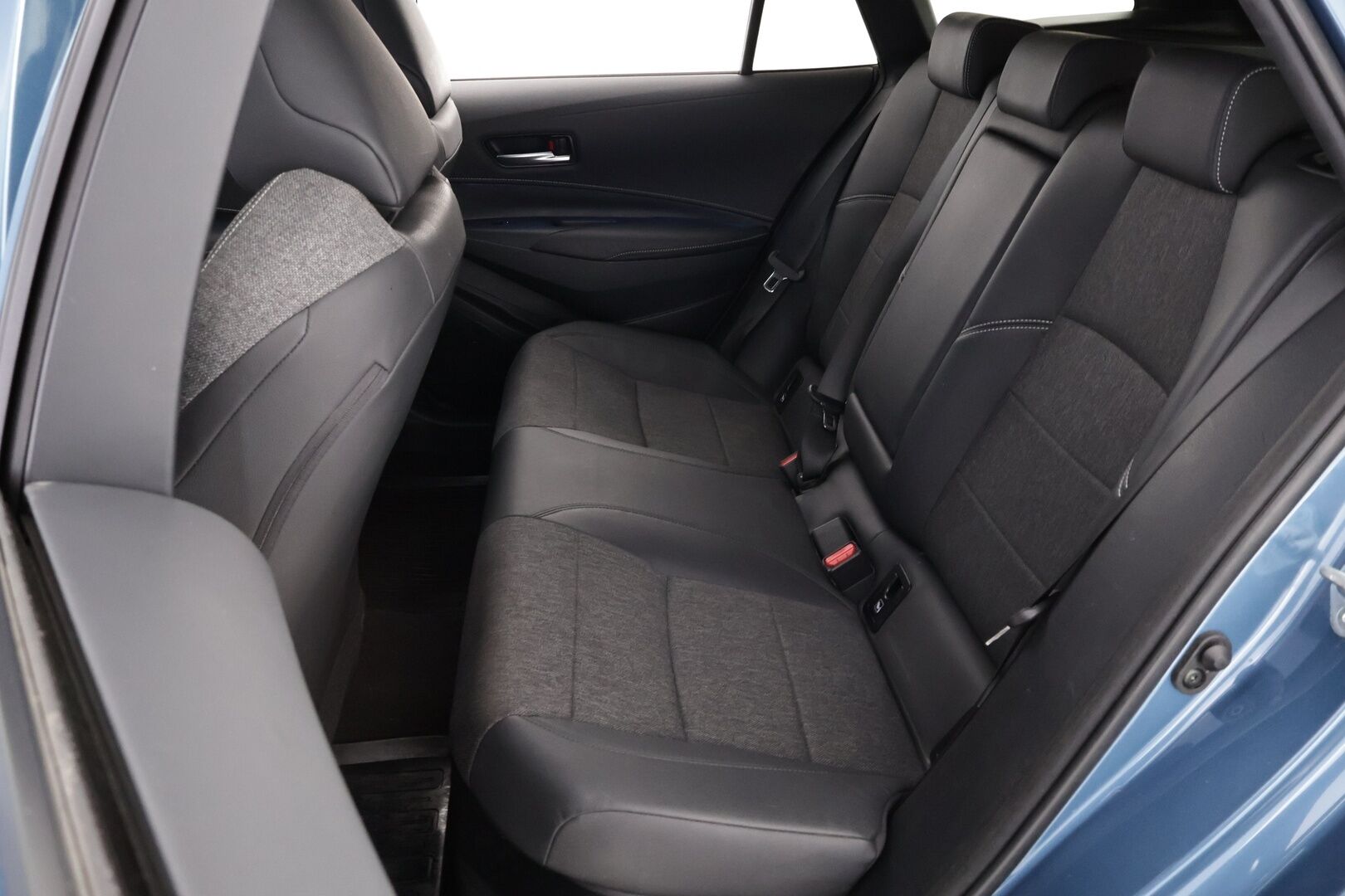 Toyota Corolla 2023 Touring Sports 1,8 Hybrid Prestige Edition - 1.Om Suomiauto | Adapt.vakkari | Peruutuskamera | Puolinahat | Ratinlämmitin | Sähköluukku | Keyless |  LED | Juuri saapunut!