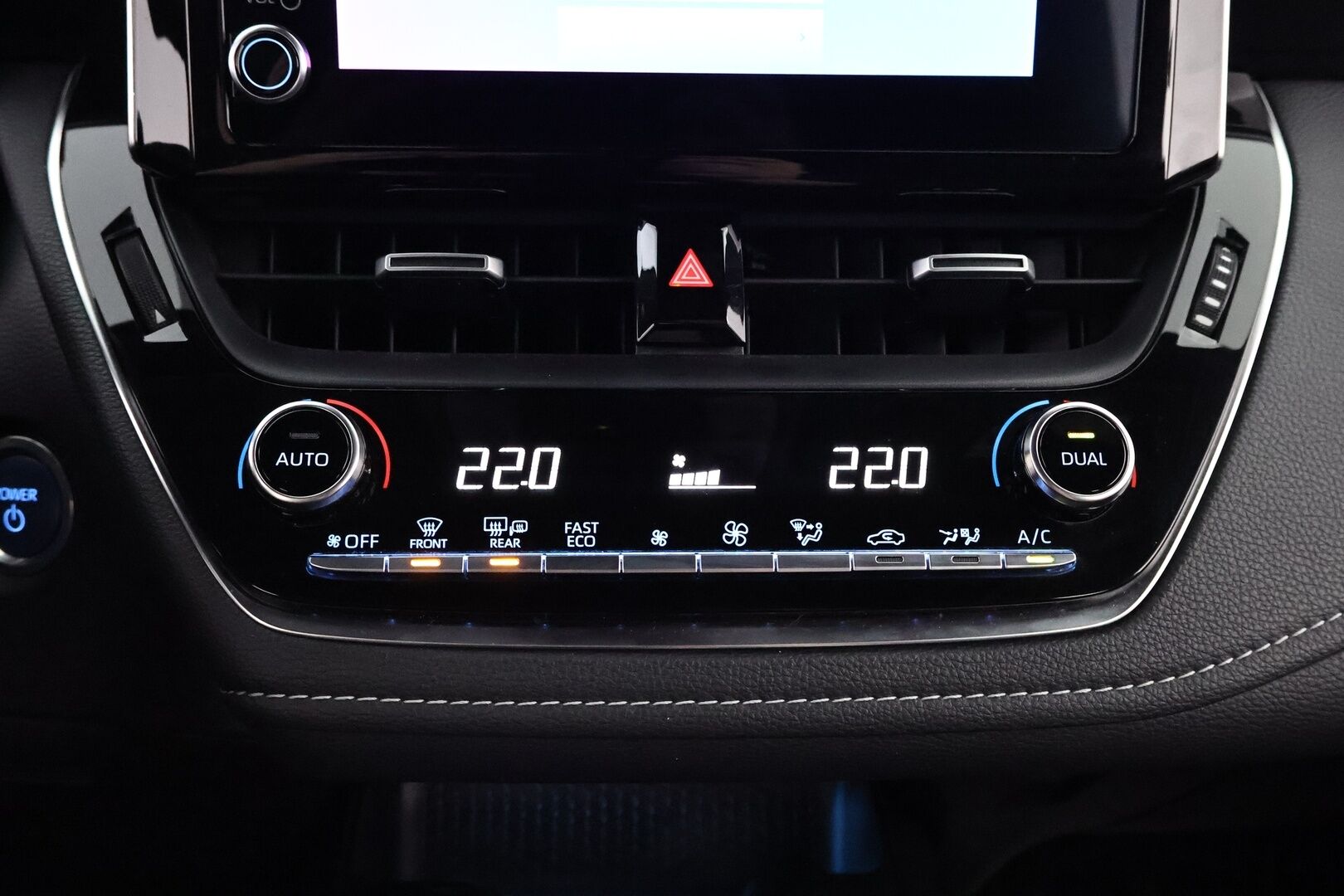 Toyota Corolla 2023 Touring Sports 1,8 Hybrid Prestige Edition - 1.Om Suomiauto | Adapt.vakkari | Peruutuskamera | Puolinahat | Ratinlämmitin | Sähköluukku | Keyless |  LED | Juuri saapunut!