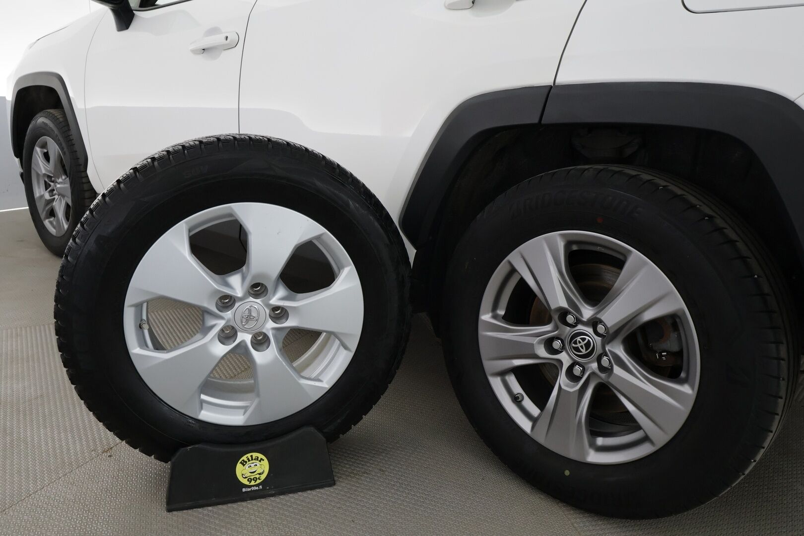 Toyota RAV4 2022 2,5 Hybrid Business Edition - | ACC | LED | P.Kamera | Navi | Kaistavahti | Keyless | Apple&Android | Sisätilanlämmitin | Ratinlämmitys | Merkkihuollot | Kahdet renkaat | 1-om Suomi-auto |