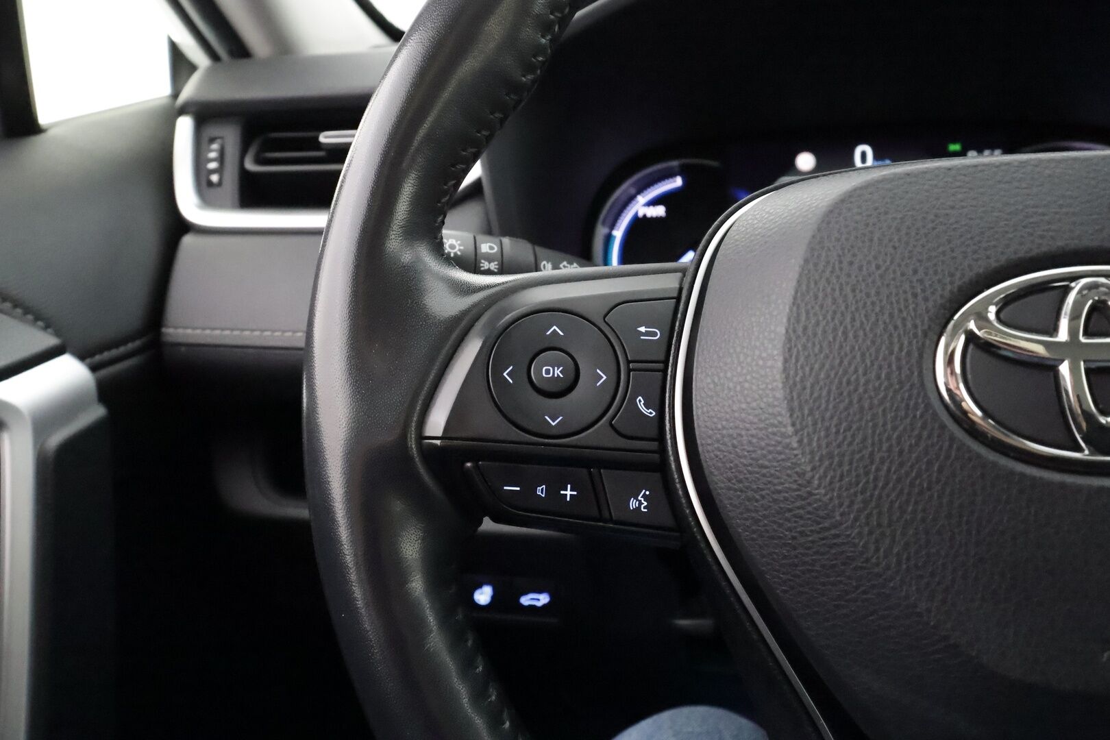 Toyota RAV4 2022 2,5 Hybrid Business Edition - | ACC | LED | P.Kamera | Navi | Kaistavahti | Keyless | Apple&Android | Sisätilanlämmitin | Ratinlämmitys | Merkkihuollot | Kahdet renkaat | 1-om Suomi-auto |